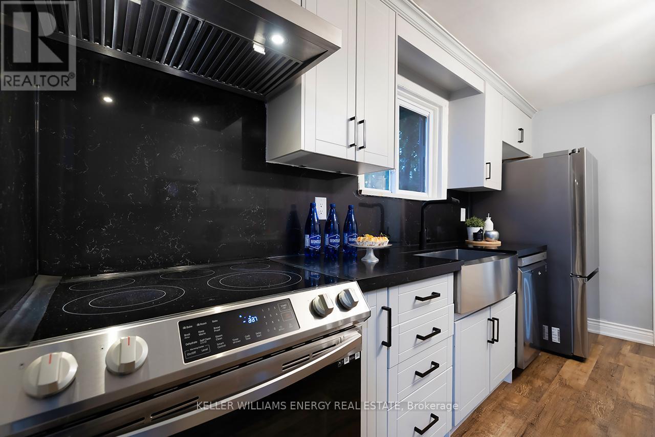 801 Gordon Street, Oshawa (Lakeview), ON - Indoor Photo Showing Kitchen