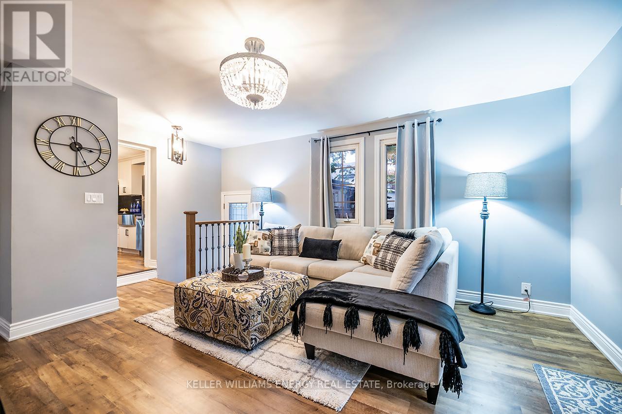 801 Gordon Street, Oshawa (Lakeview), ON - Indoor Photo Showing Living Room