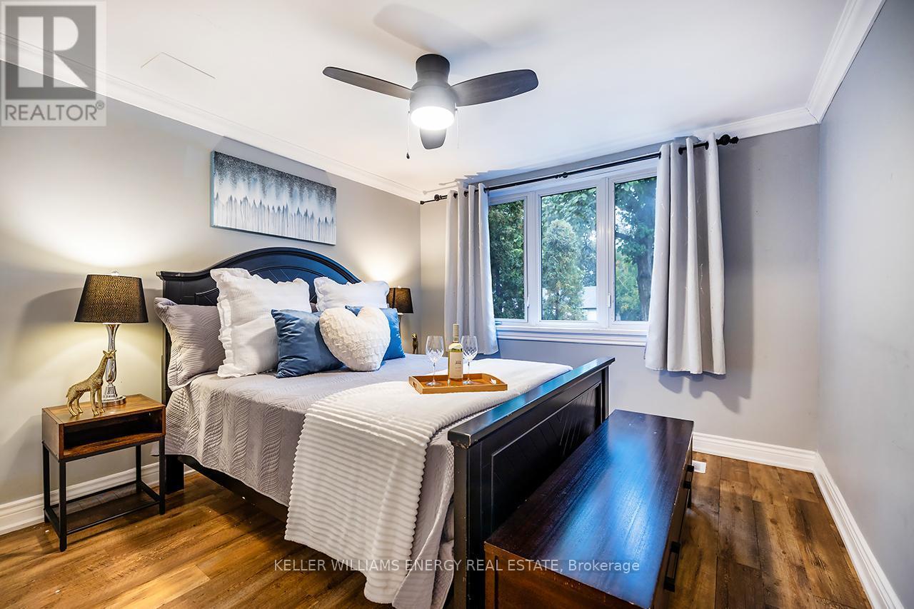 Spacious Private Retreat - 801 Gordon Street, Oshawa (Lakeview), ON - Indoor Photo Showing Bedroom