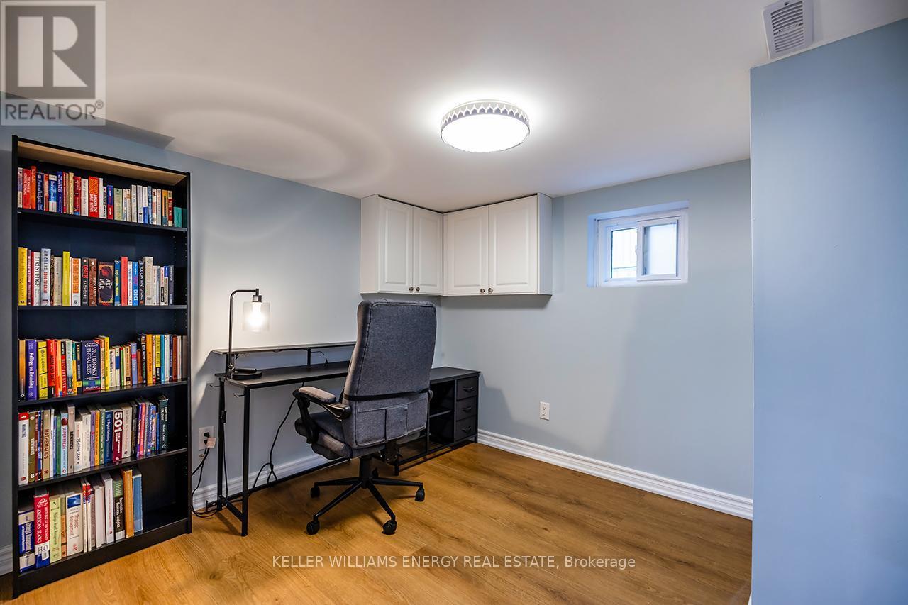 Cozy and comfortable - 801 Gordon Street, Oshawa (Lakeview), ON - Indoor Photo Showing Office