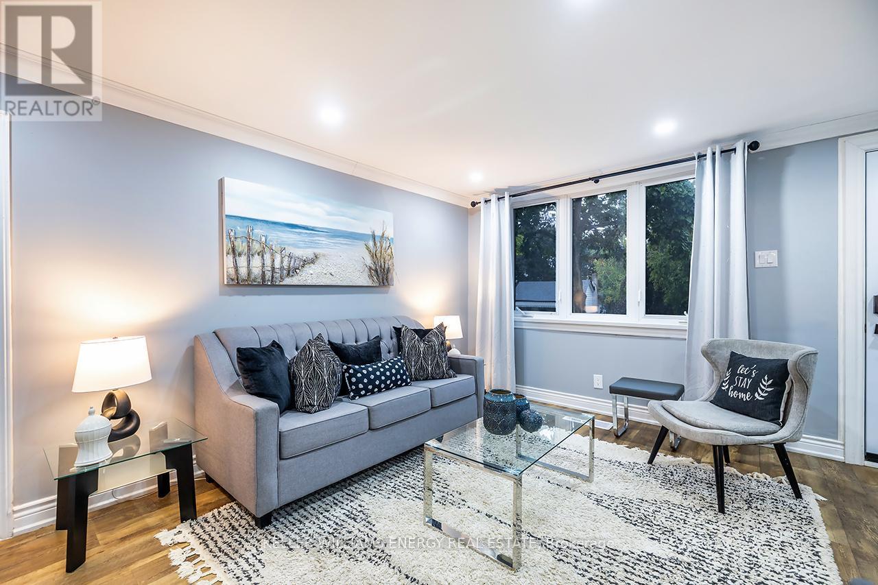 Abundance of Natural Light - 801 Gordon Street, Oshawa (Lakeview), ON - Indoor Photo Showing Living Room