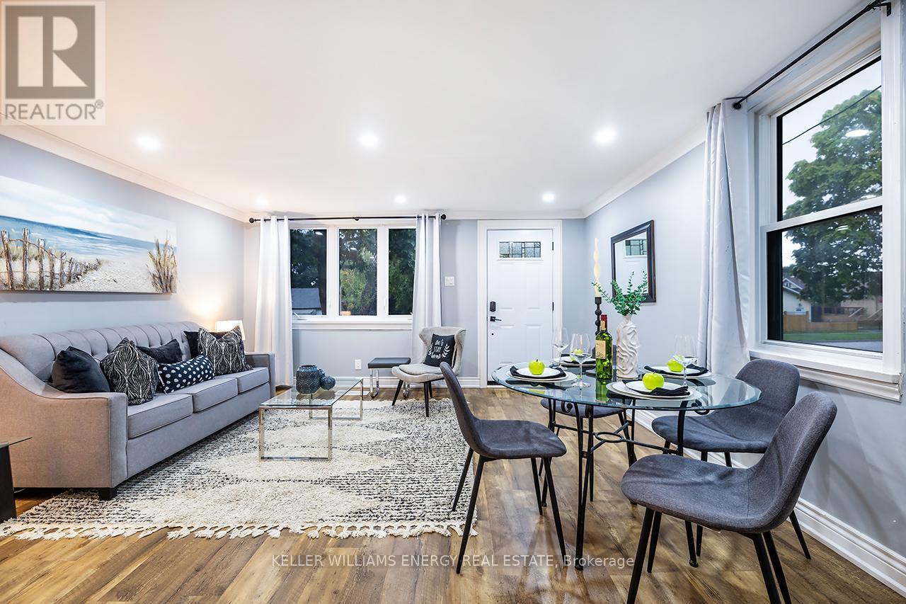 Stylish and Bright - 801 Gordon Street, Oshawa (Lakeview), ON - Indoor Photo Showing Living Room
