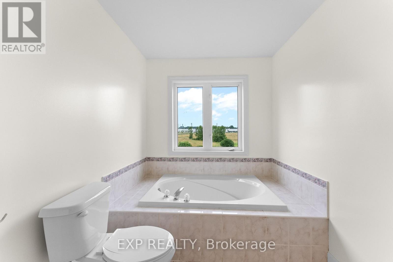 Ensuite - 38 Natalie Court, Thorold (Confederation Heights), ON - Indoor Photo Showing Bathroom