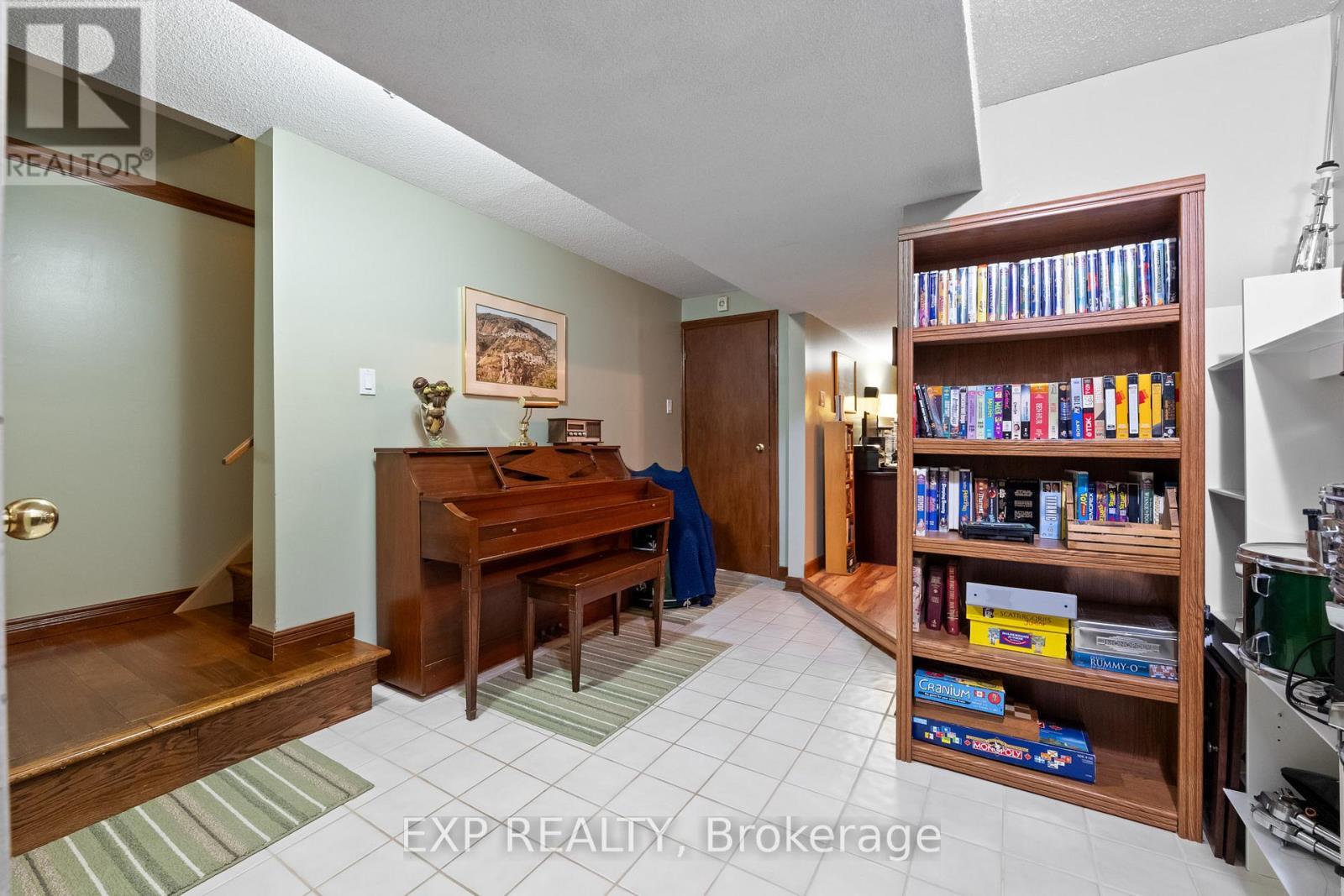 38 Capri Street, Thorold (Confederation Heights), ON - Indoor