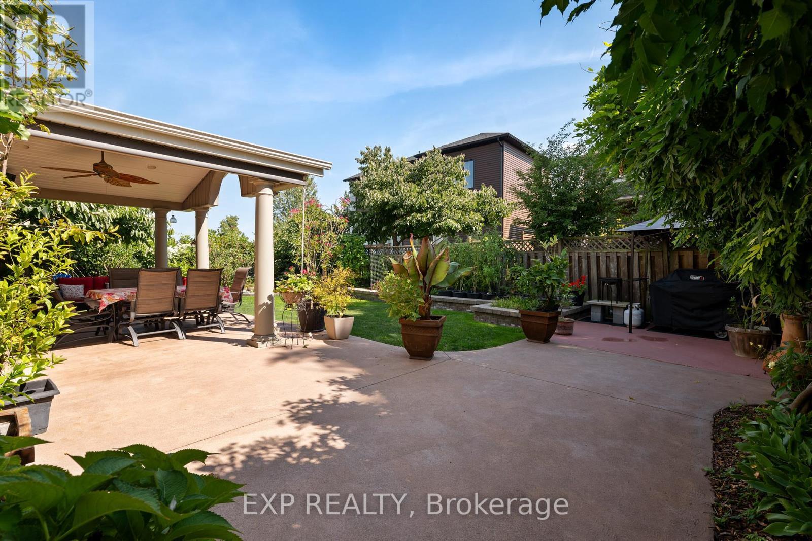 38 Capri Street, Thorold (Confederation Heights), ON - Outdoor