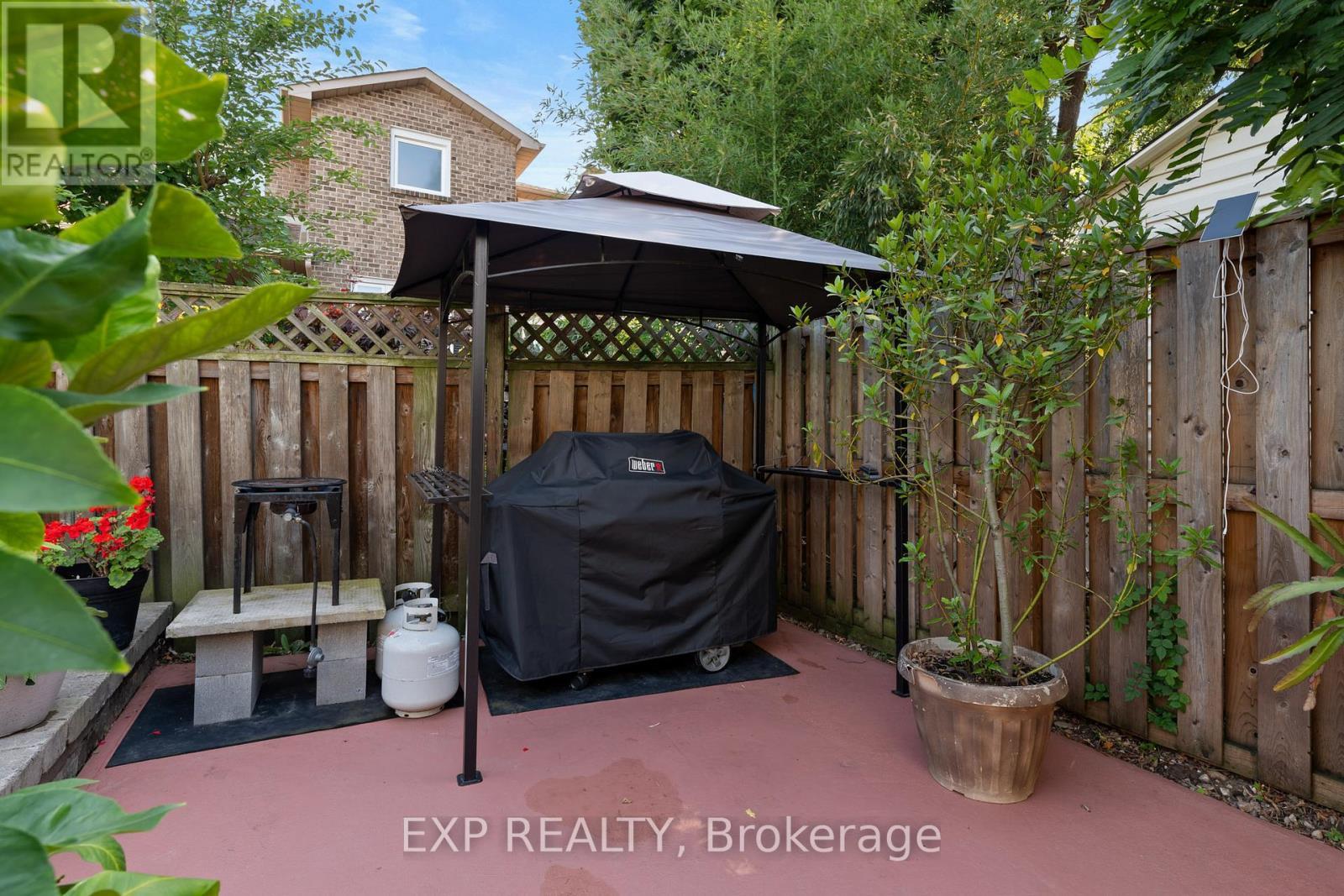 38 Capri Street, Thorold (Confederation Heights), ON - Outdoor