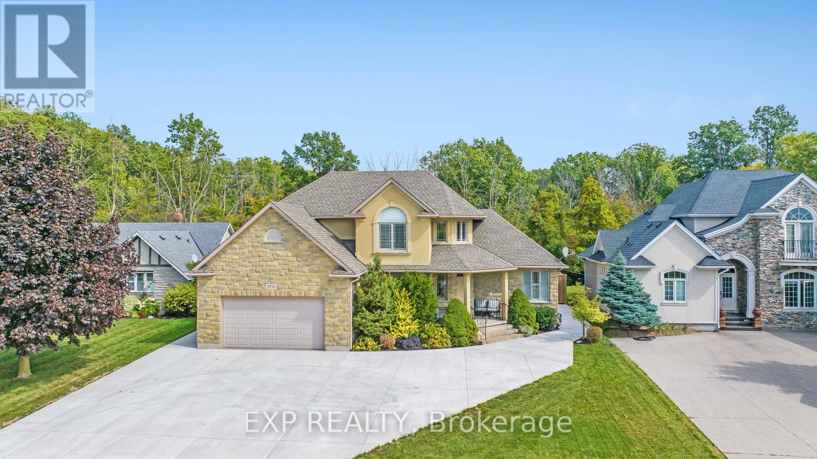 3750 Kalar Road, Niagara Falls (Mt. Carmel), ON - Outdoor With Facade