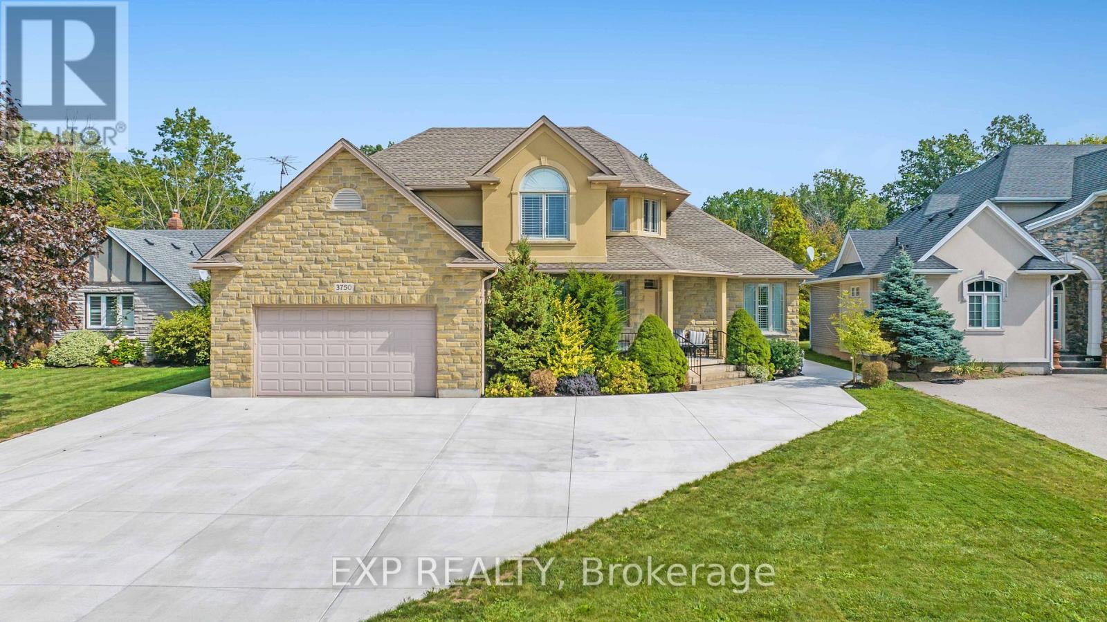 3750 Kalar Road, Niagara Falls (Mt. Carmel), ON - Outdoor With Facade