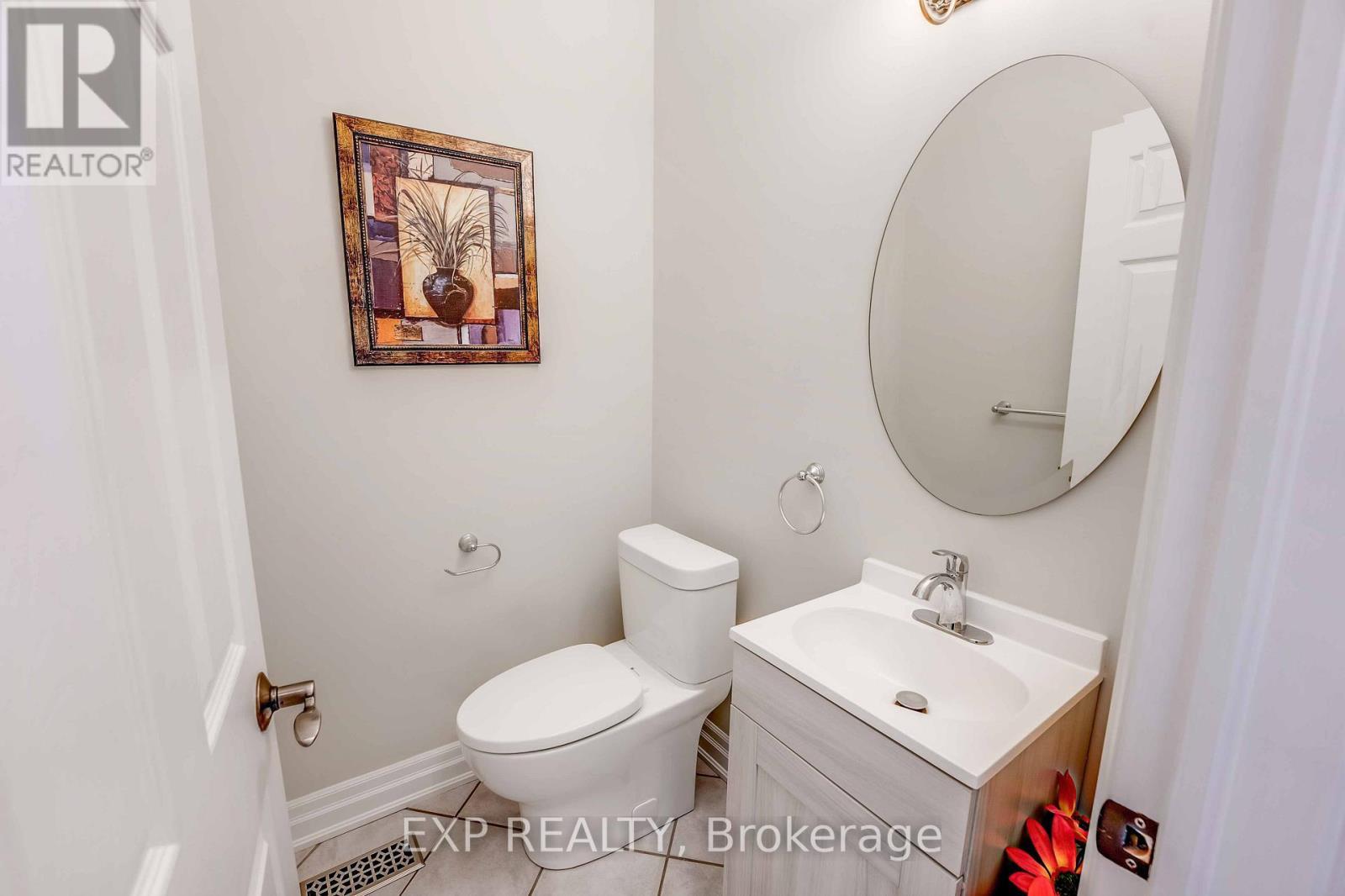 3750 Kalar Road, Niagara Falls (Mt. Carmel), ON - Indoor Photo Showing Bathroom