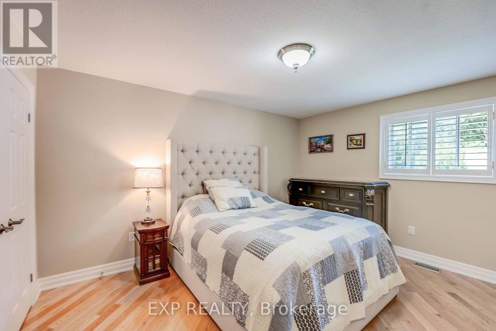 3750 Kalar Road, Niagara Falls (Mt. Carmel), ON - Indoor Photo Showing Bedroom