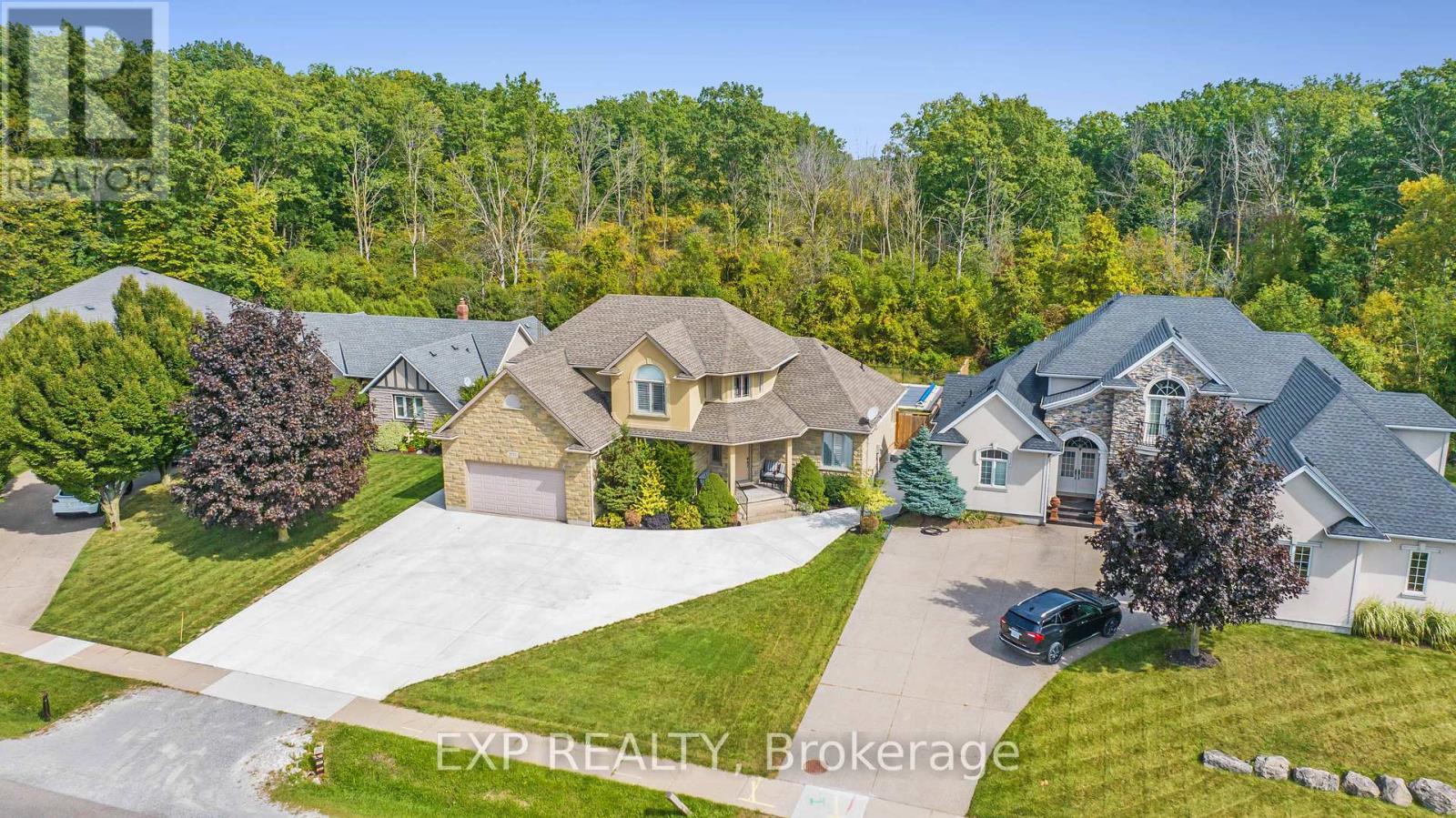 3750 Kalar Road, Niagara Falls (Mt. Carmel), ON - Outdoor With Facade