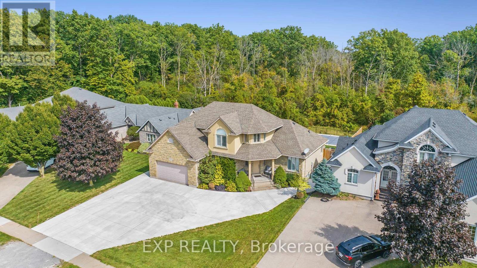 3750 Kalar Road, Niagara Falls (Mt. Carmel), ON - Outdoor With Facade