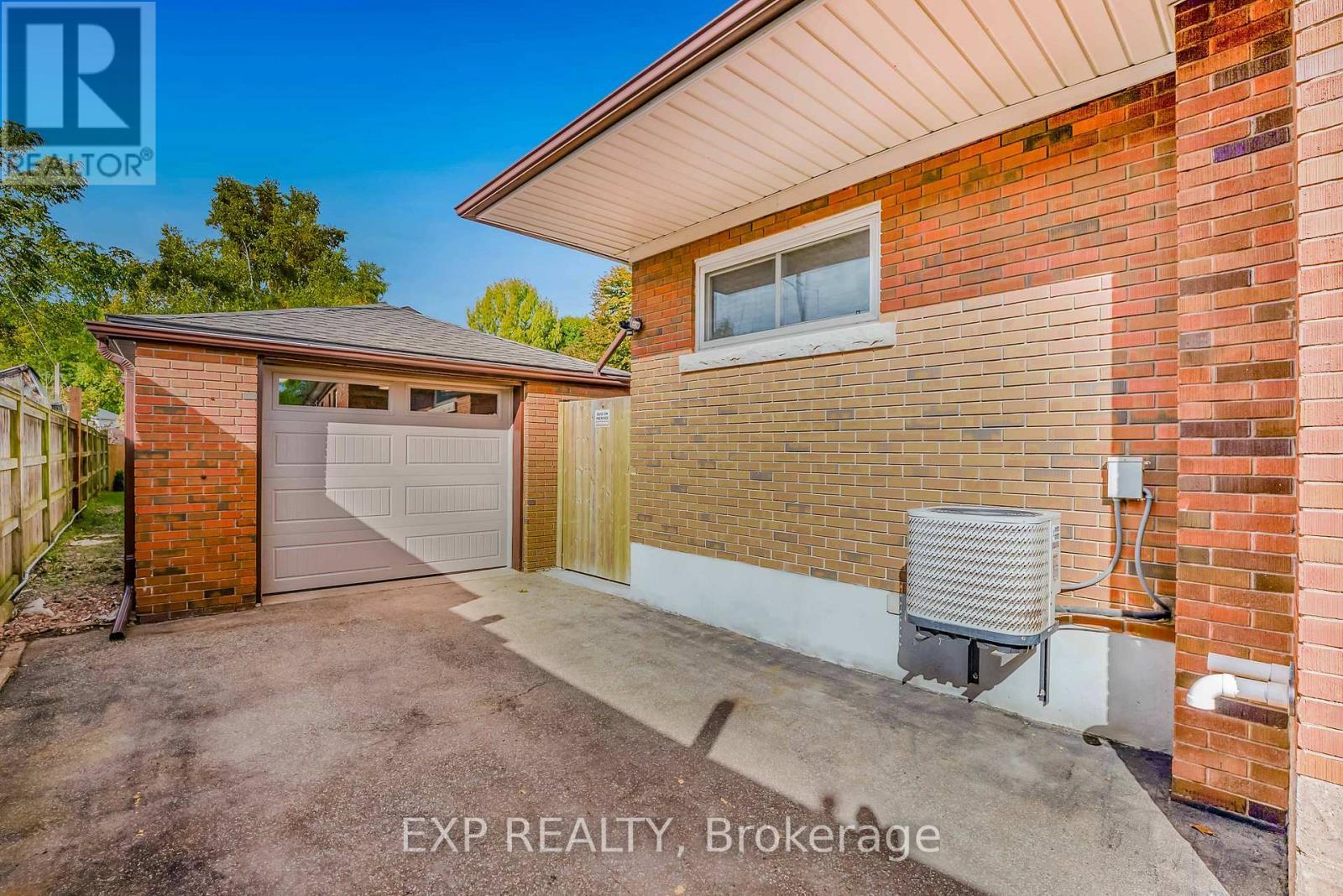 6501 Erwin Crescent, Niagara Falls (Dorchester), ON - Outdoor With Exterior