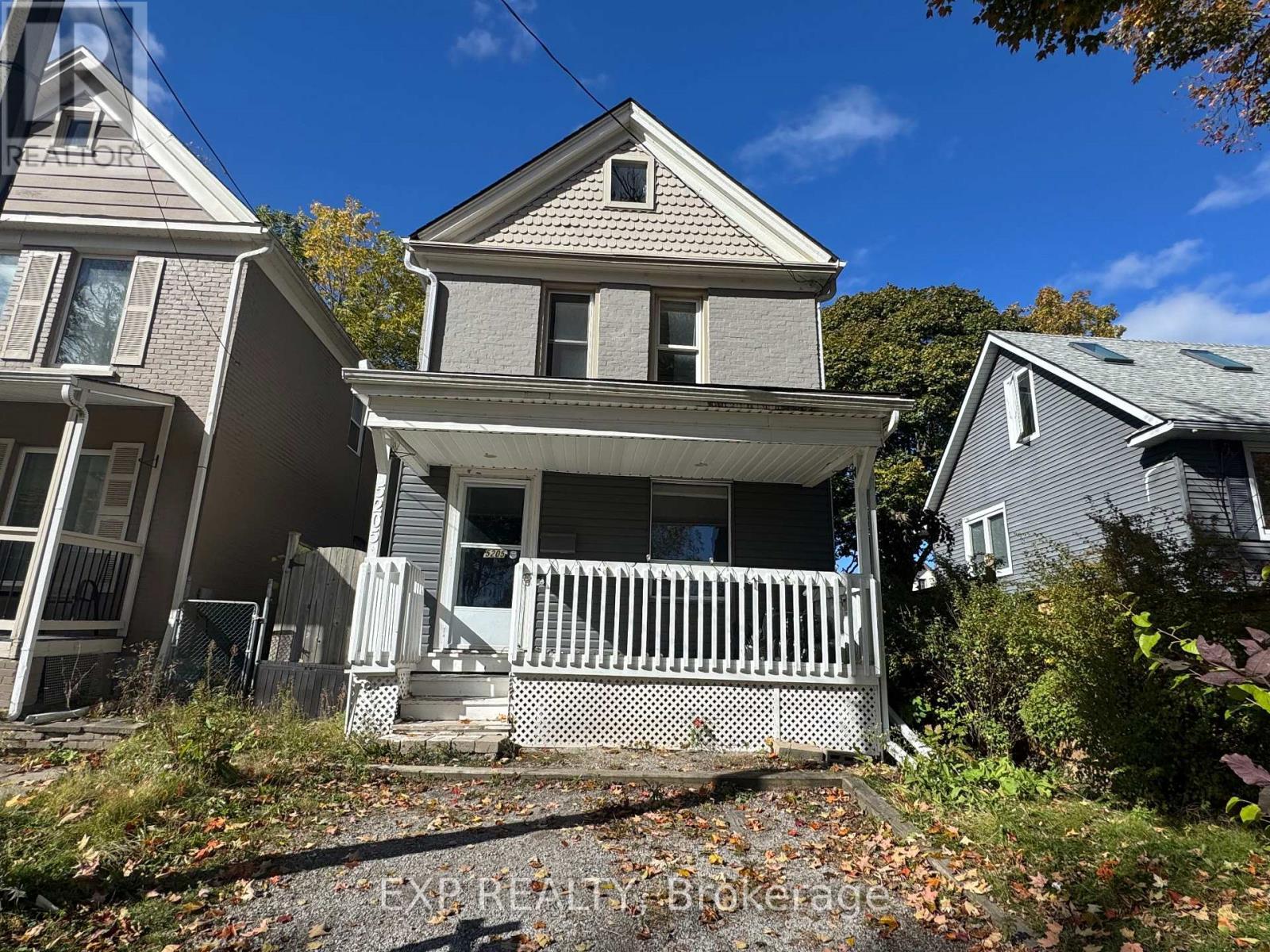 5205 Palmer Avenue, Niagara Falls (Downtown), ON - Outdoor With Deck Patio Veranda