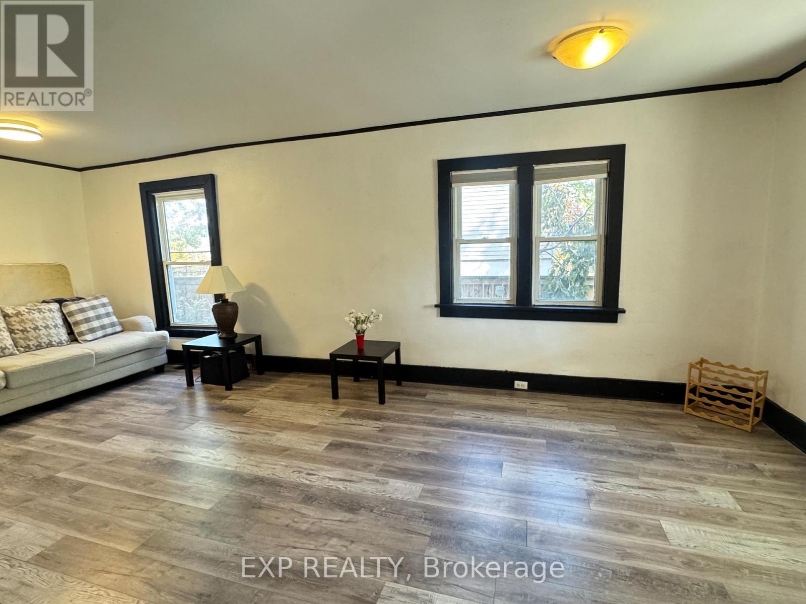 5205 Palmer Avenue, Niagara Falls (Downtown), ON - Indoor