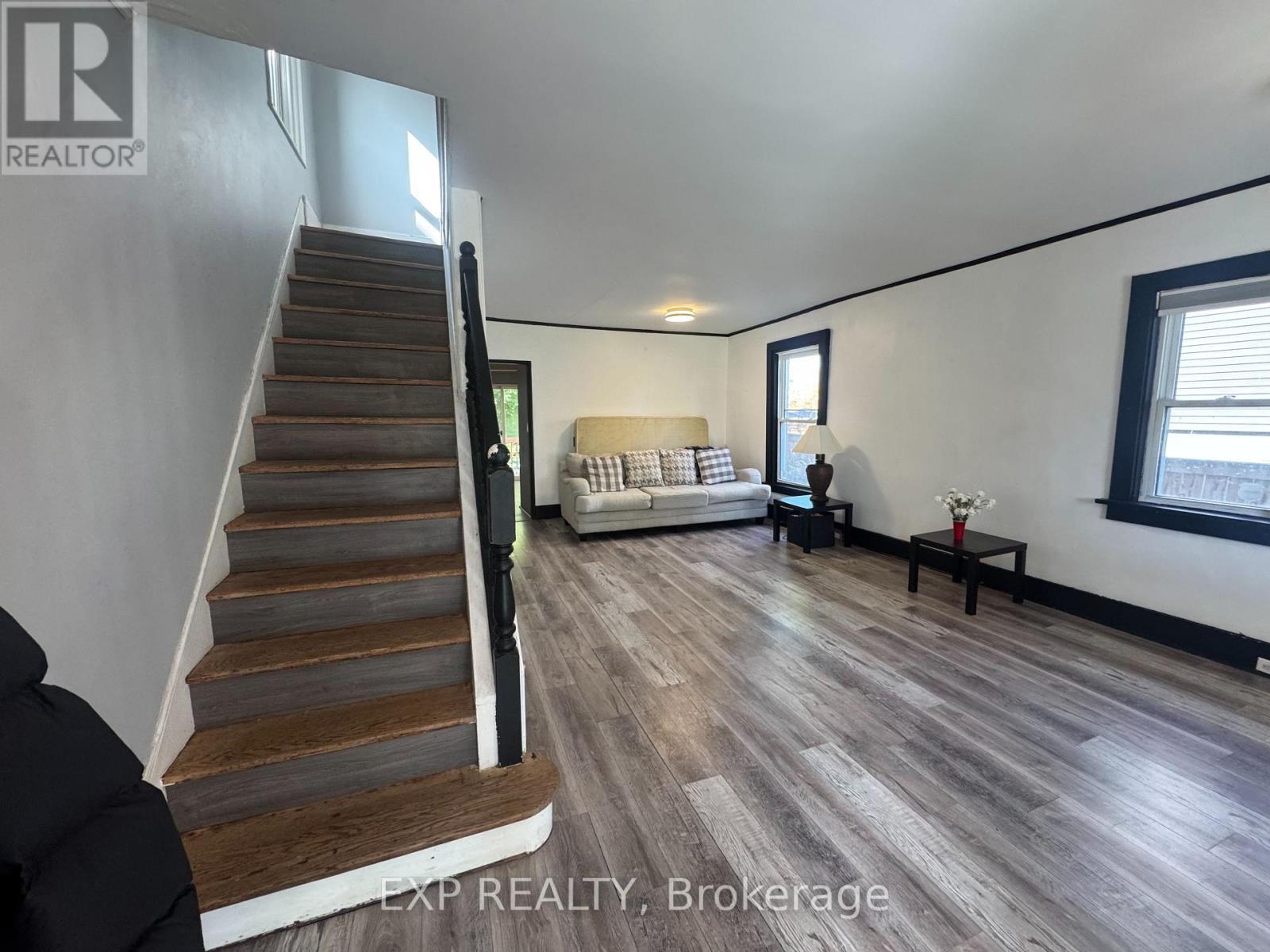 5205 Palmer Avenue, Niagara Falls (Downtown), ON - Indoor Photo Showing Other Room