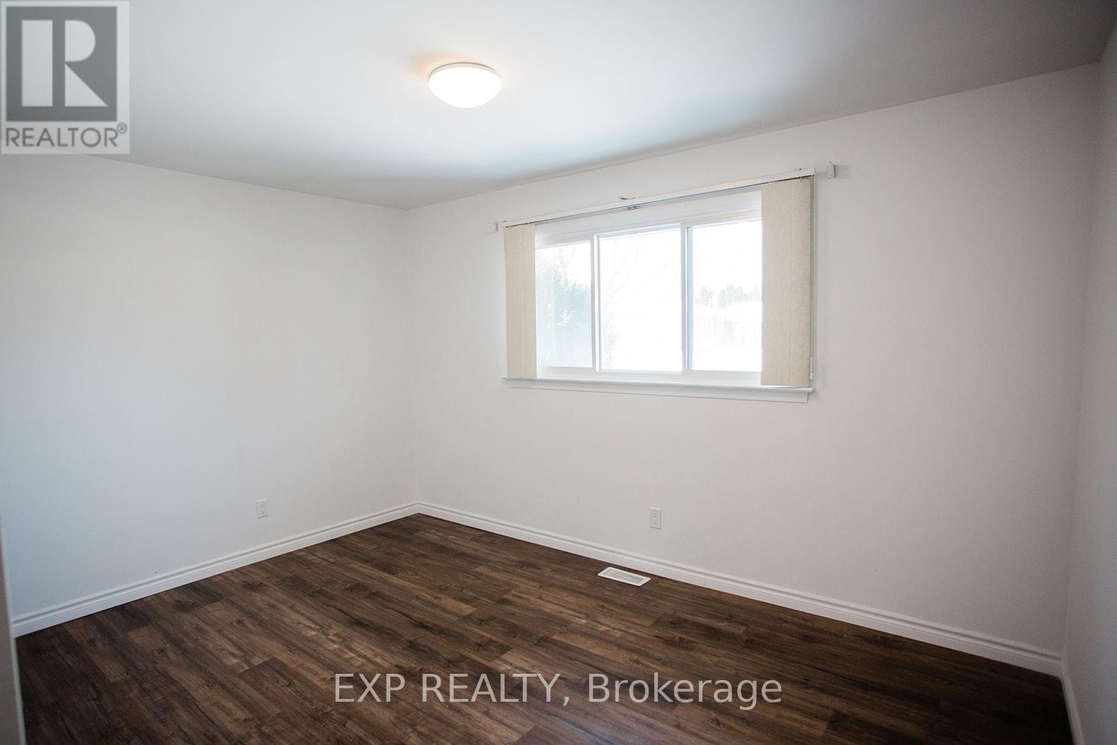 Bedroom #1 - Unit A (Upper) - 277 Grove Street E, Barrie (Wellington), ON - Indoor Photo Showing Other Room