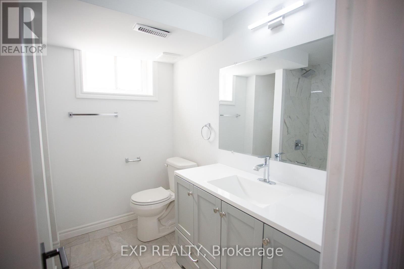 Bathroom - Unit B (Lower) - 277 Grove Street E, Barrie (Wellington), ON - Indoor Photo Showing Bathroom
