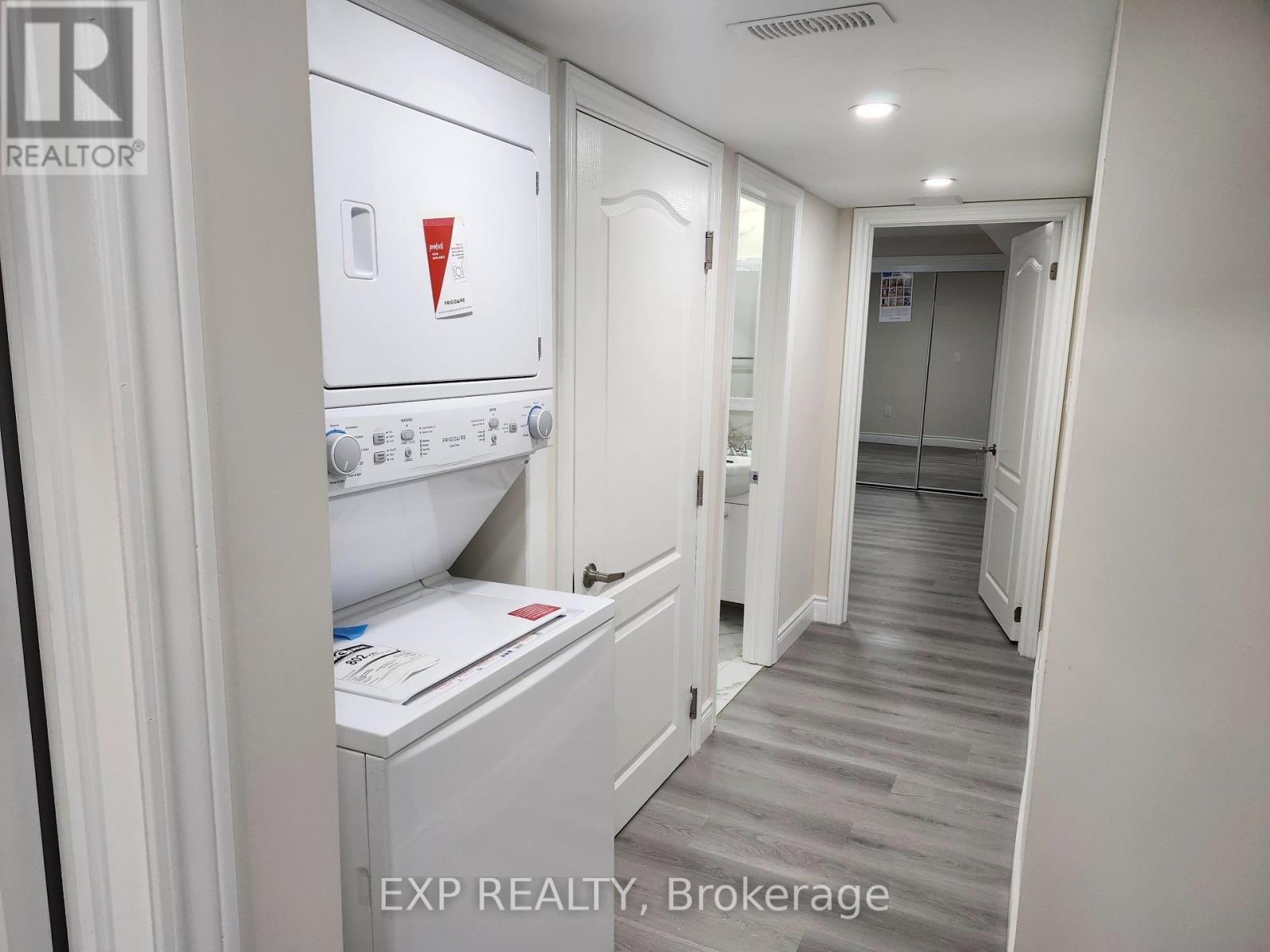 182 Esther Crescent, Thorold (Hurricane/Merrittville), ON - Indoor Photo Showing Laundry Room