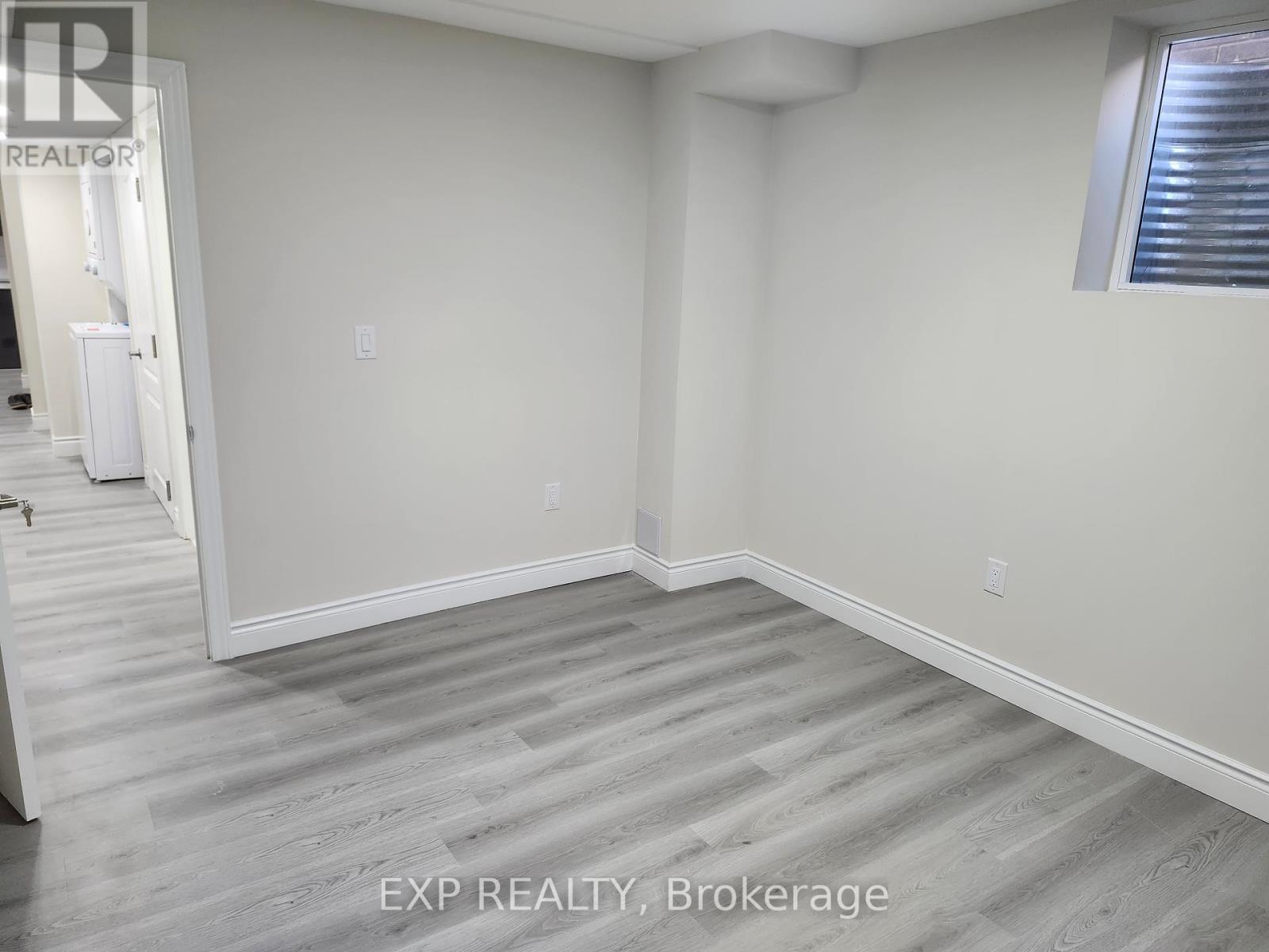182 Esther Crescent, Thorold (Hurricane/Merrittville), ON - Indoor Photo Showing Other Room
