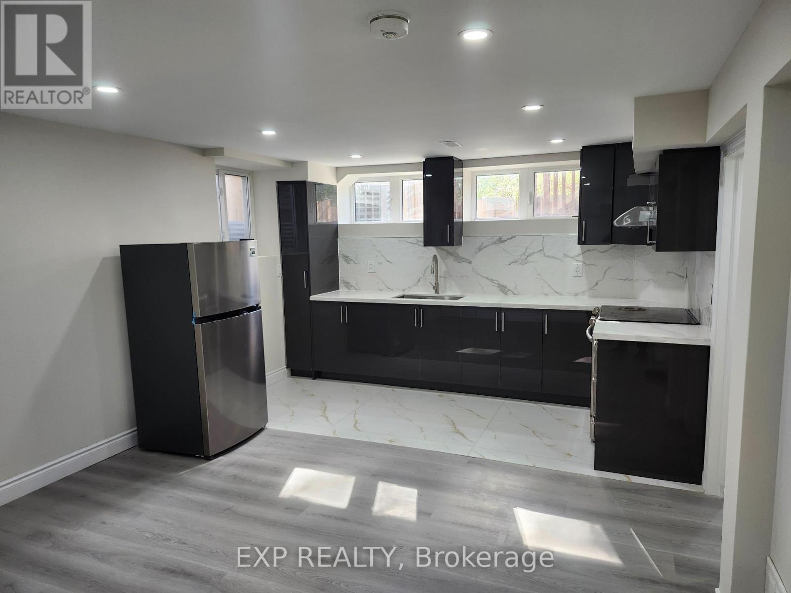 182 Esther Crescent, Thorold (Hurricane/Merrittville), ON - Indoor Photo Showing Other Room