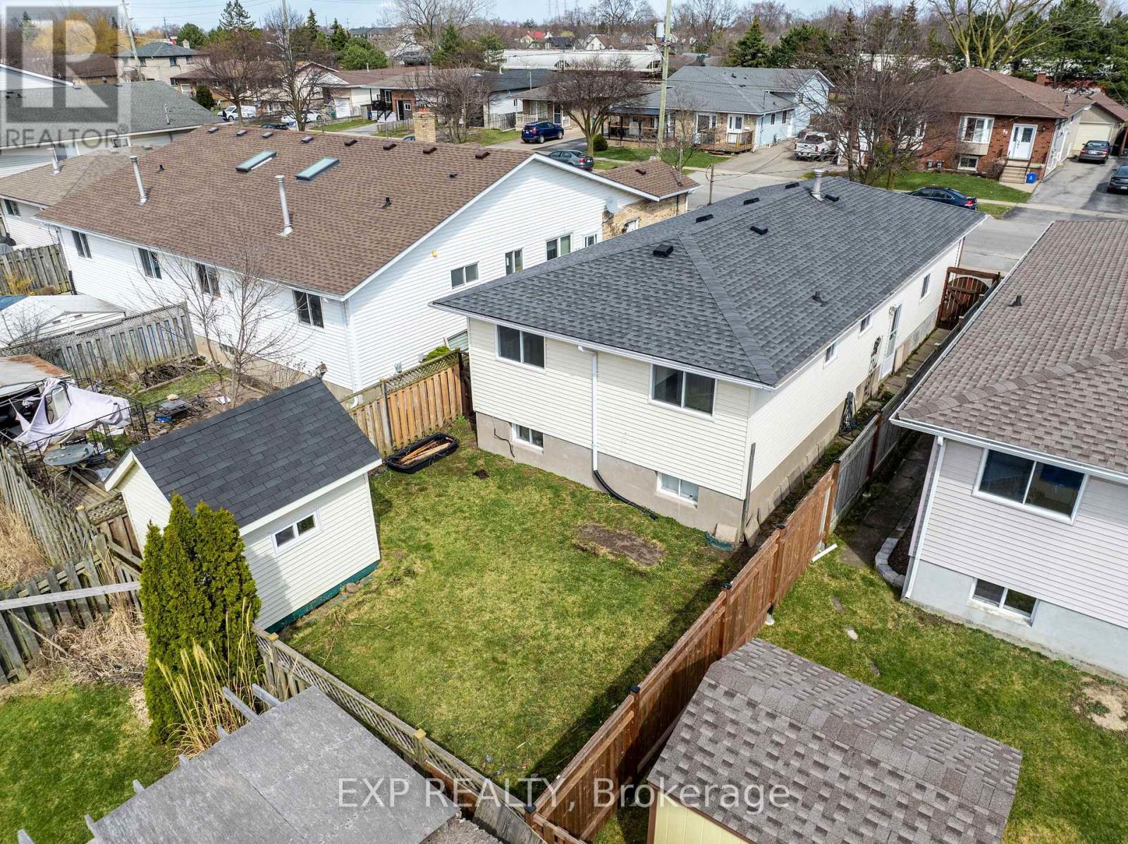 Lower - 90 Commercial Street, Welland (Lincoln/Crowland), ON - Outdoor With Exterior