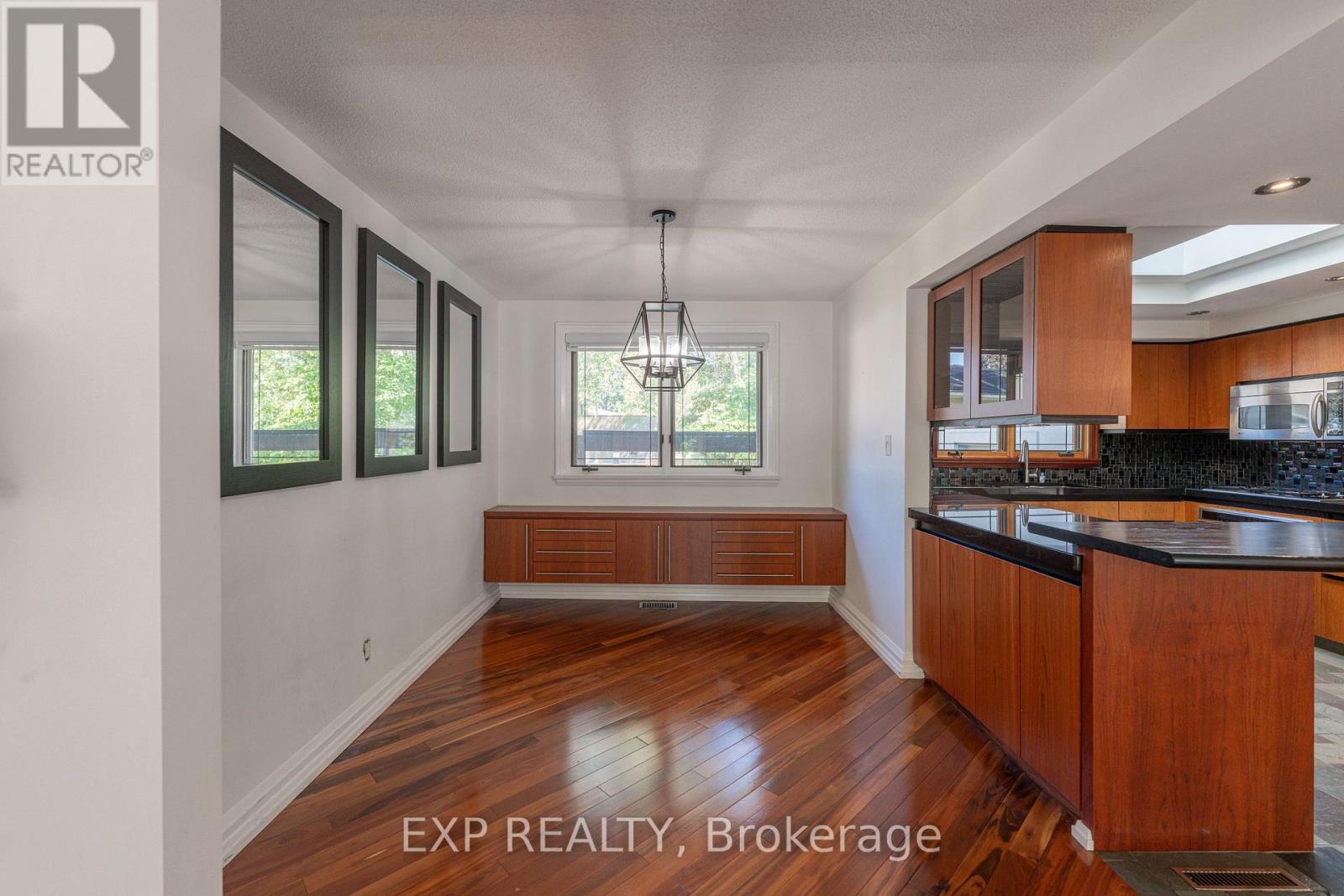 6559 Jupiter Boulevard, Niagara Falls (Stamford), ON - Indoor Photo Showing Kitchen