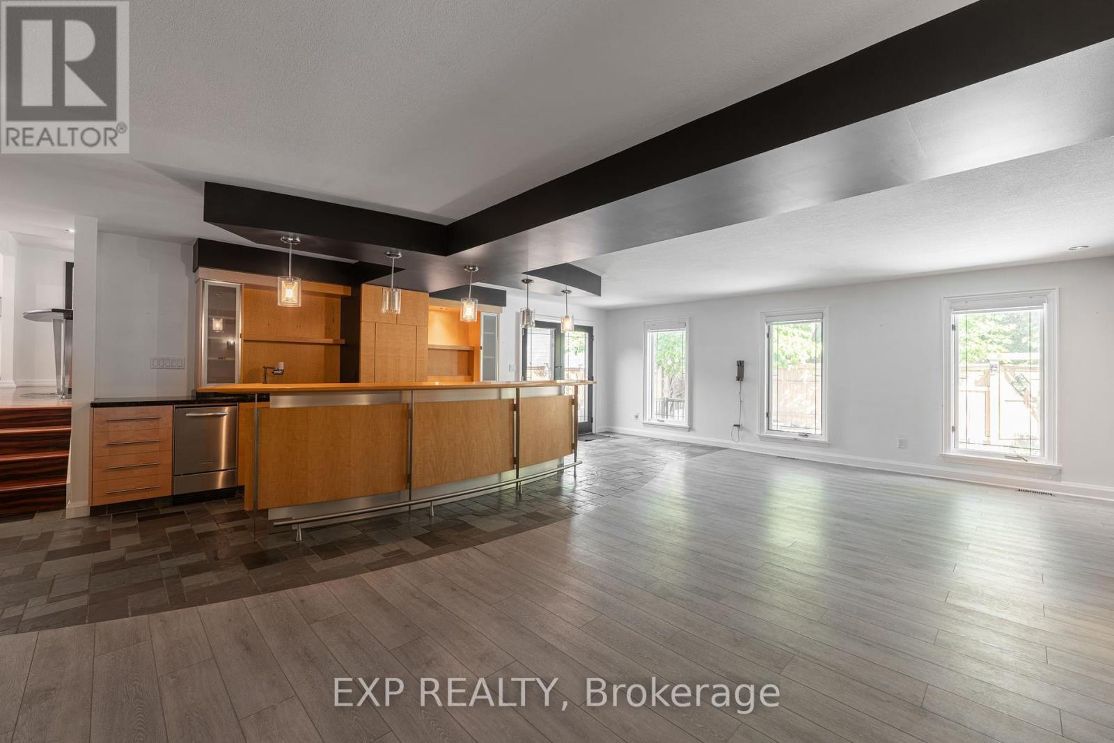 6559 Jupiter Boulevard, Niagara Falls (Stamford), ON - Indoor Photo Showing Kitchen