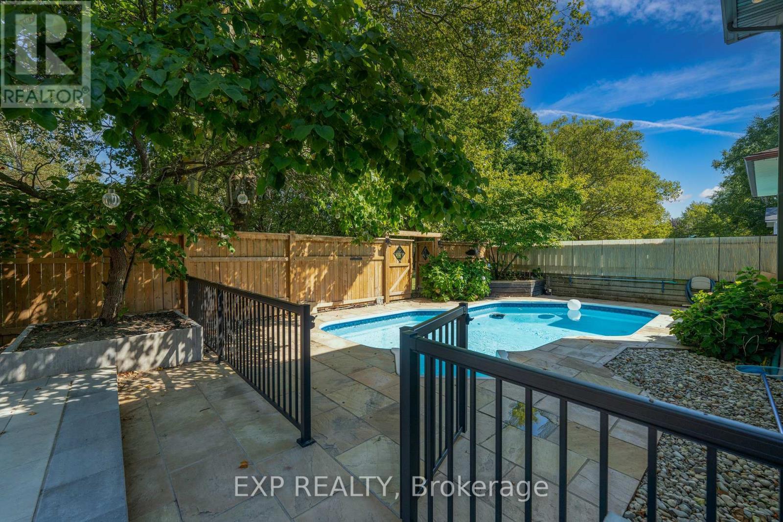 6559 Jupiter Boulevard, Niagara Falls (Stamford), ON - Outdoor With In Ground Pool