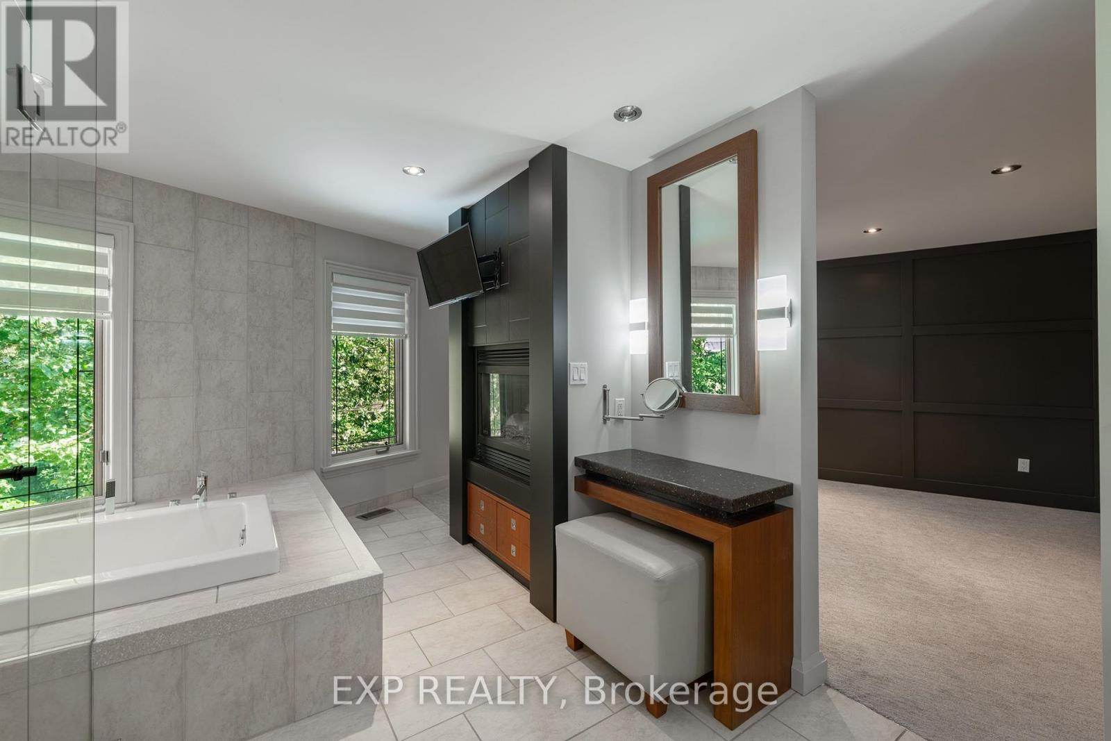 6559 Jupiter Boulevard, Niagara Falls (Stamford), ON - Indoor Photo Showing Other Room