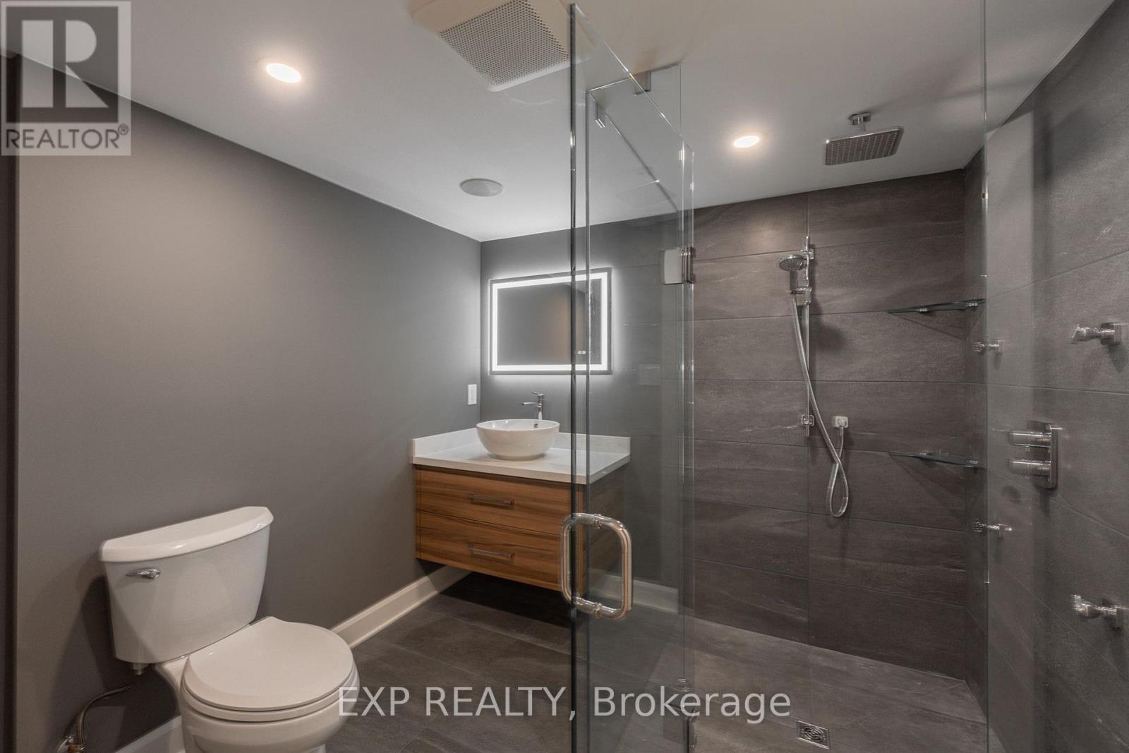 6559 Jupiter Boulevard, Niagara Falls (Stamford), ON - Indoor Photo Showing Bathroom