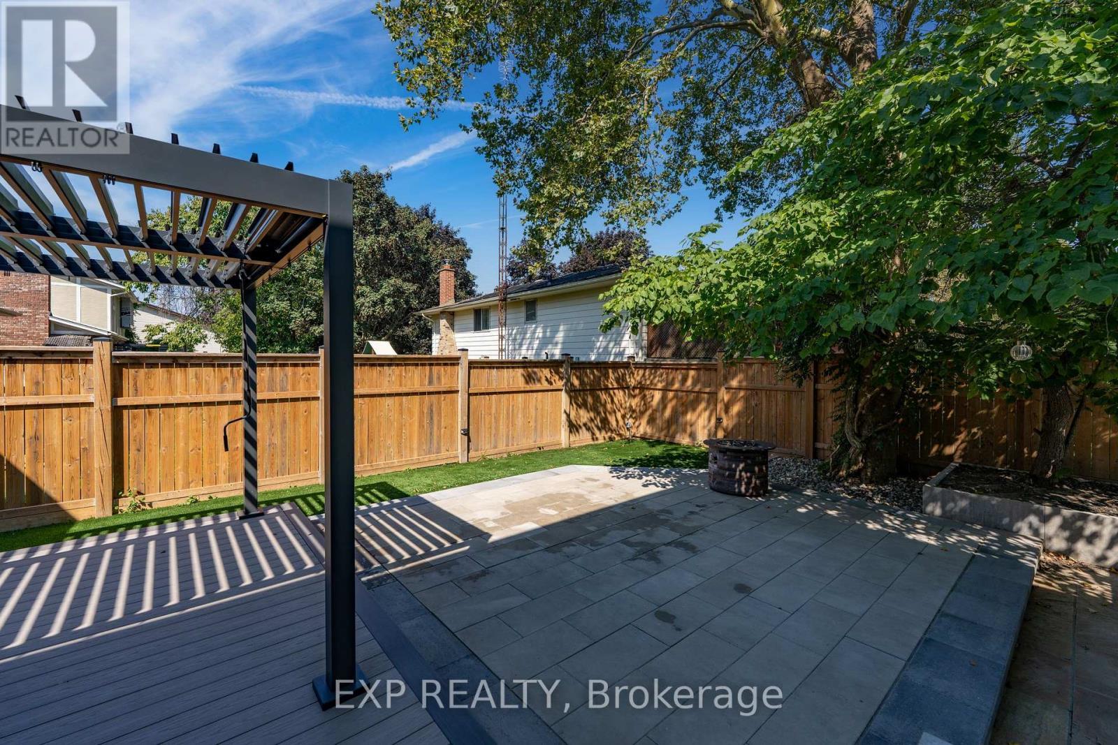 6559 Jupiter Boulevard, Niagara Falls (Stamford), ON - Outdoor With Deck Patio Veranda