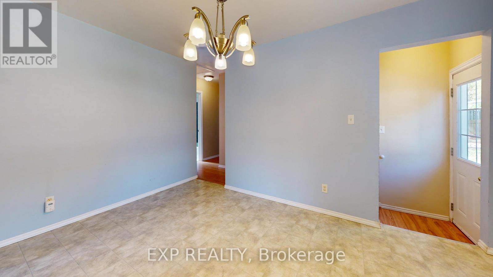 3312 Addison Avenue, Niagara Falls (Church'S Lane), ON - Indoor Photo Showing Other Room