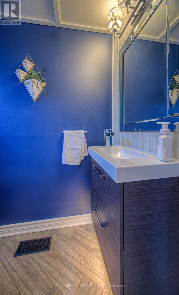 Unit #13 - 2700 Barton Street E, Hamilton (Grayside), ON - Indoor Photo Showing Bathroom