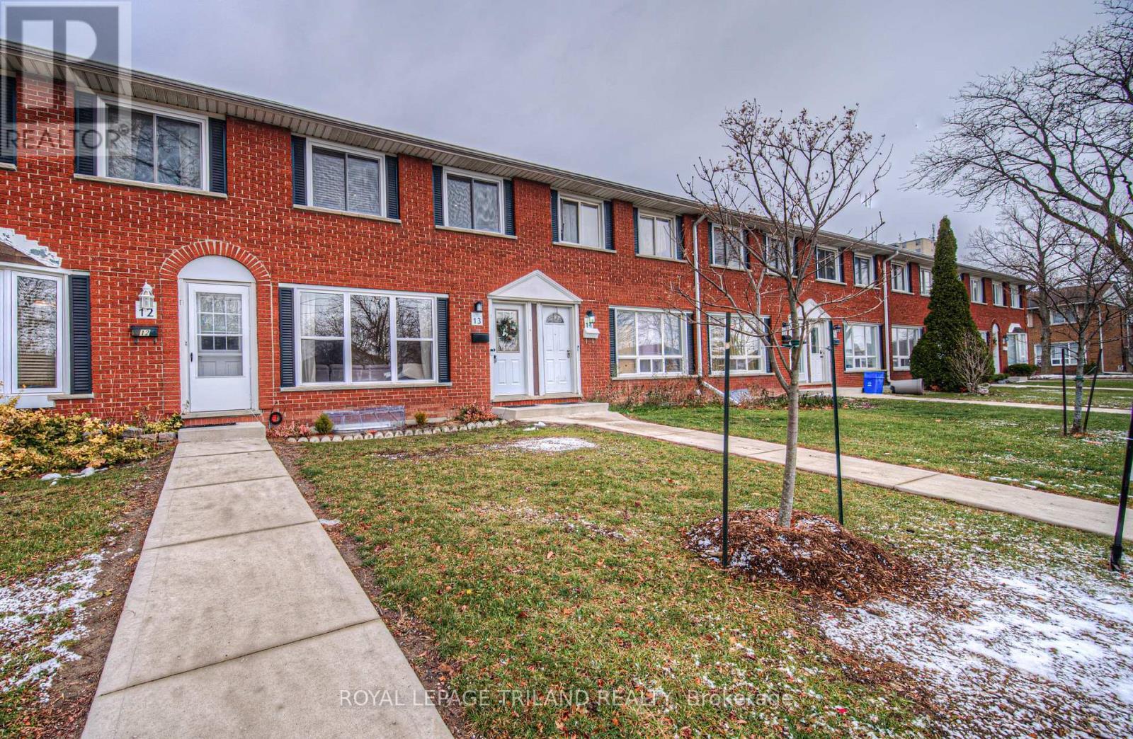 Unit #13 - 2700 Barton Street E, Hamilton (Grayside), ON - Outdoor With Facade