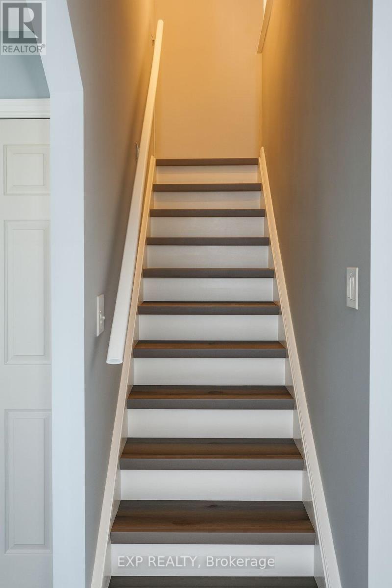 20 Marmora Street, St. Catharines (E. Chester), ON - Indoor Photo Showing Other Room