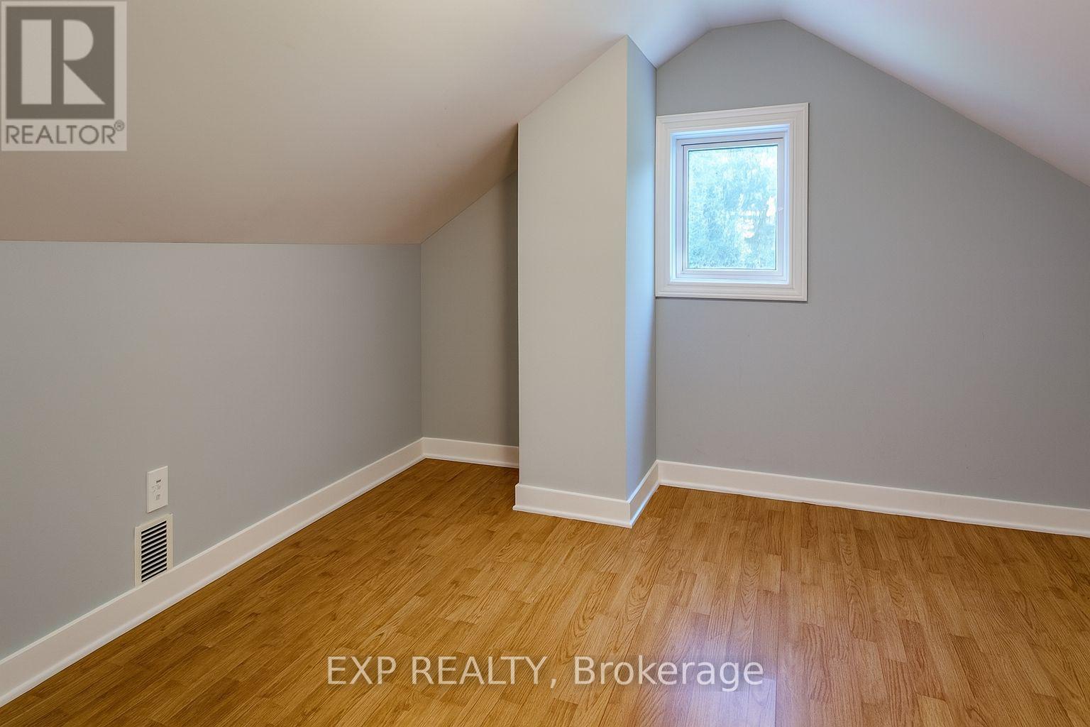 20 Marmora Street, St. Catharines (E. Chester), ON - Indoor Photo Showing Other Room