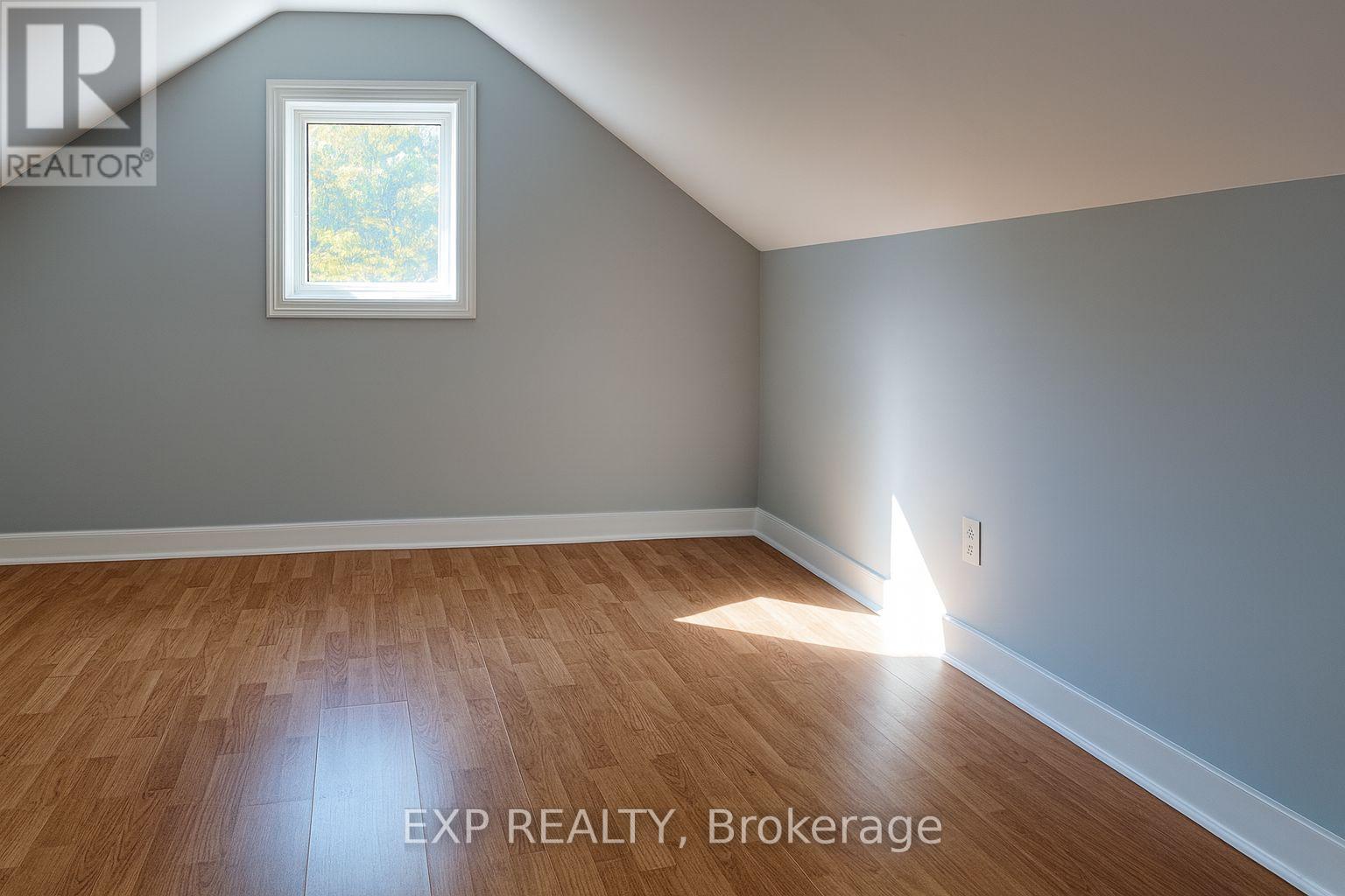 20 Marmora Street, St. Catharines (E. Chester), ON - Indoor Photo Showing Other Room