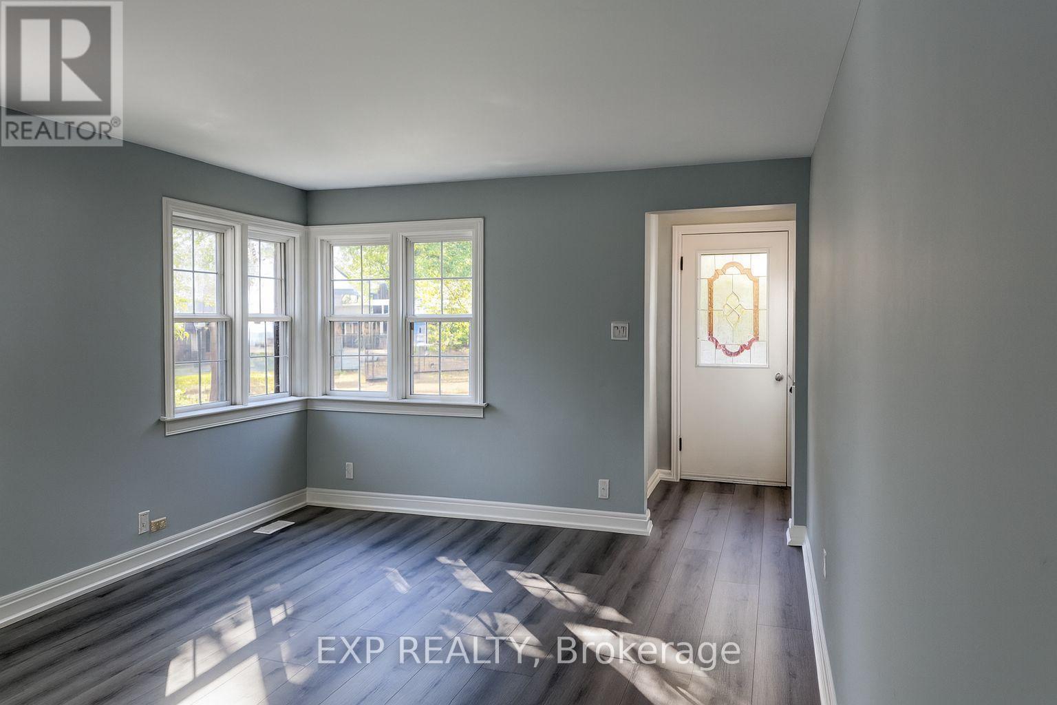 20 Marmora Street, St. Catharines (E. Chester), ON - Indoor Photo Showing Other Room