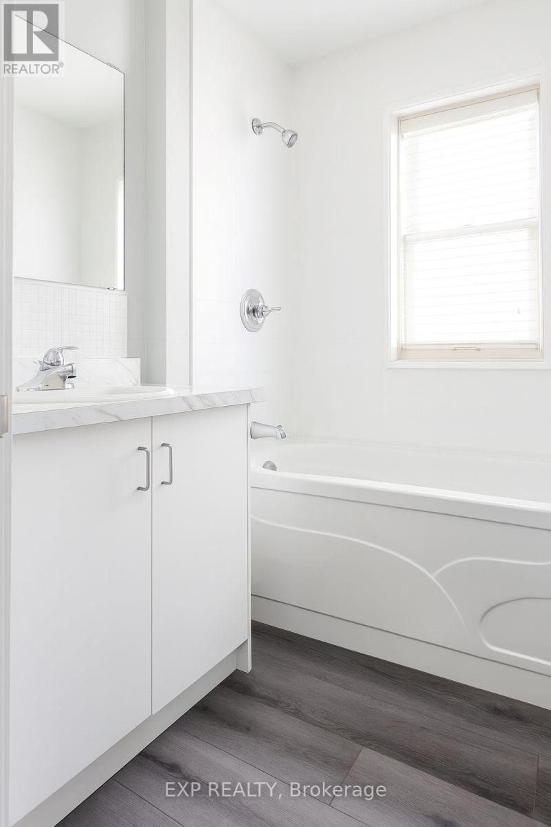 Main Floor Bathroom - 20 Marmora Street, St. Catharines (E. Chester), ON - Indoor Photo Showing Bathroom
