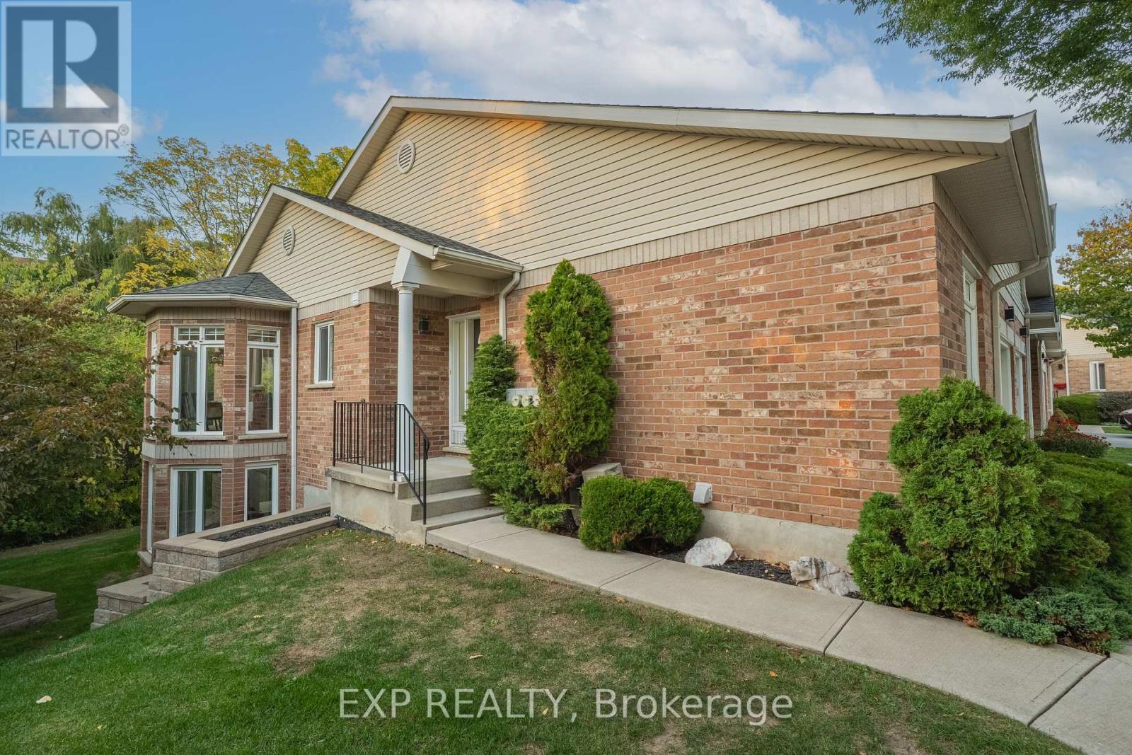 17 - 53 Bunting Road, St. Catharines (Secord Woods), ON - Outdoor