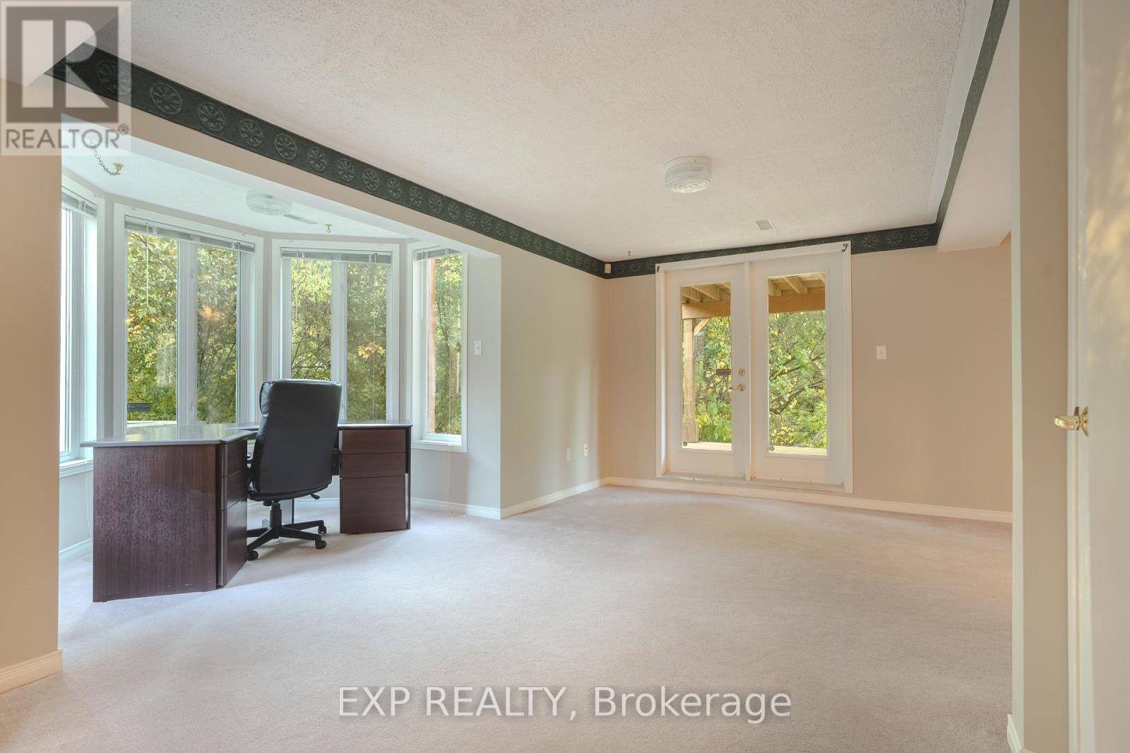 17 - 53 Bunting Road, St. Catharines (Secord Woods), ON - Indoor