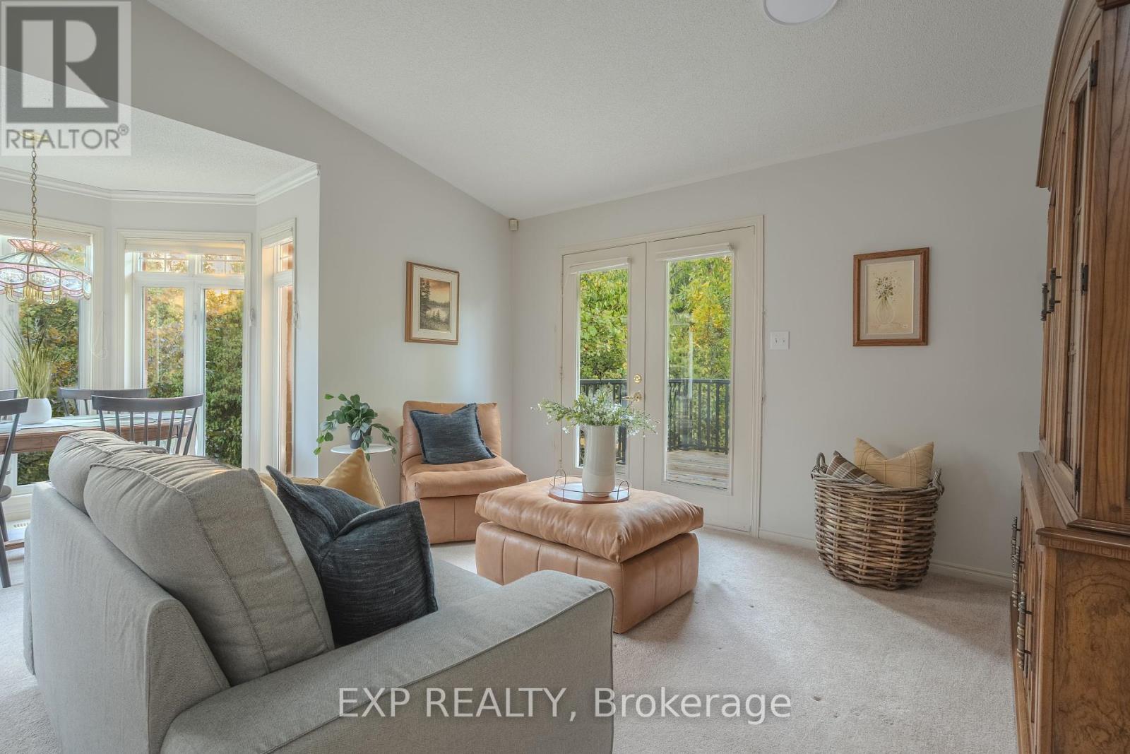 17 - 53 Bunting Road, St. Catharines (Secord Woods), ON - Indoor Photo Showing Living Room