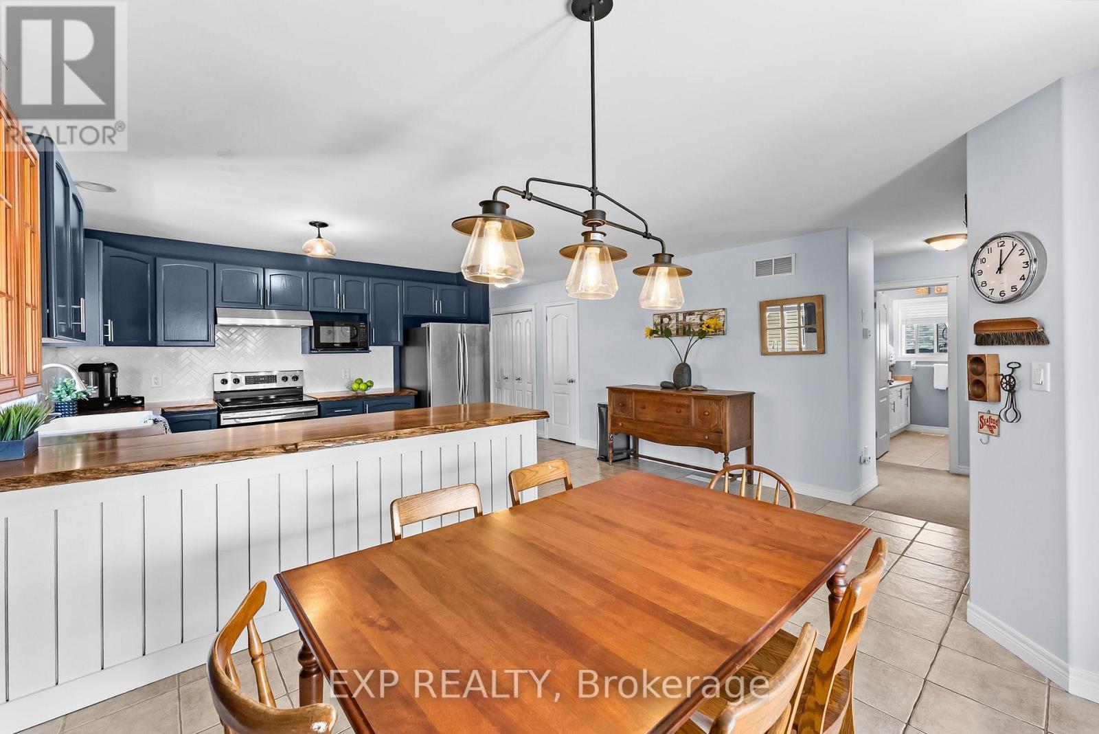 8 Lindan Street, West Lincoln (Smithville), ON - Indoor