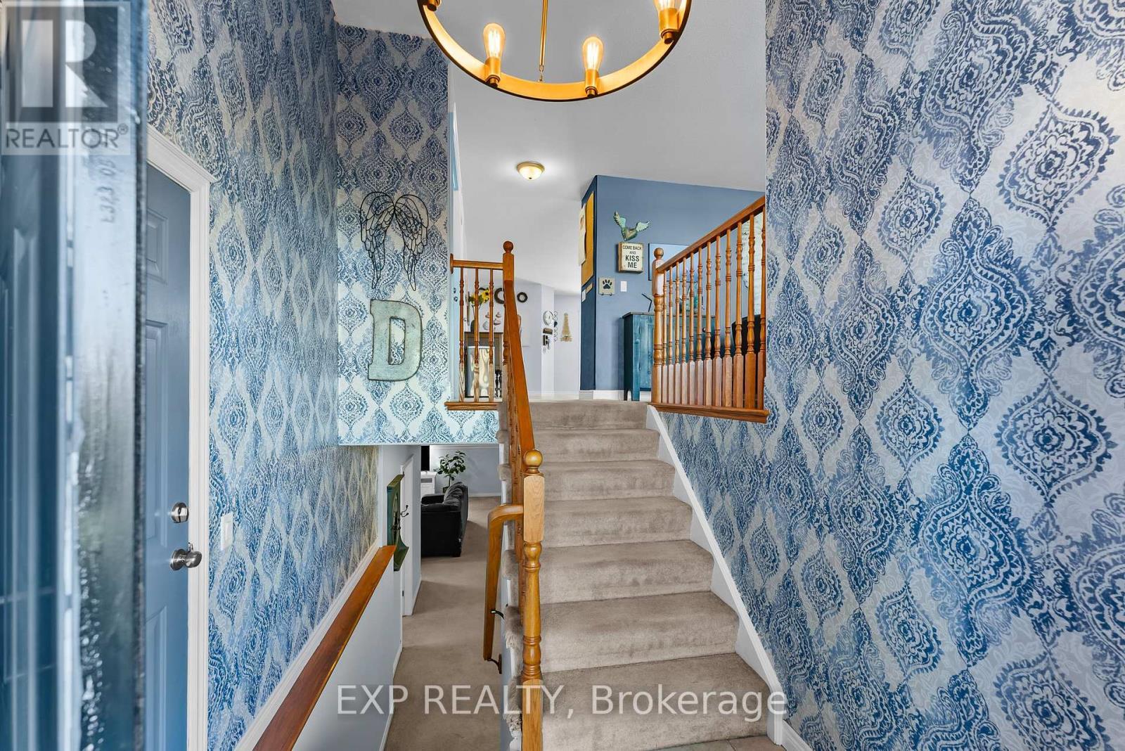 8 Lindan Street, West Lincoln (Smithville), ON - Indoor Photo Showing Other Room