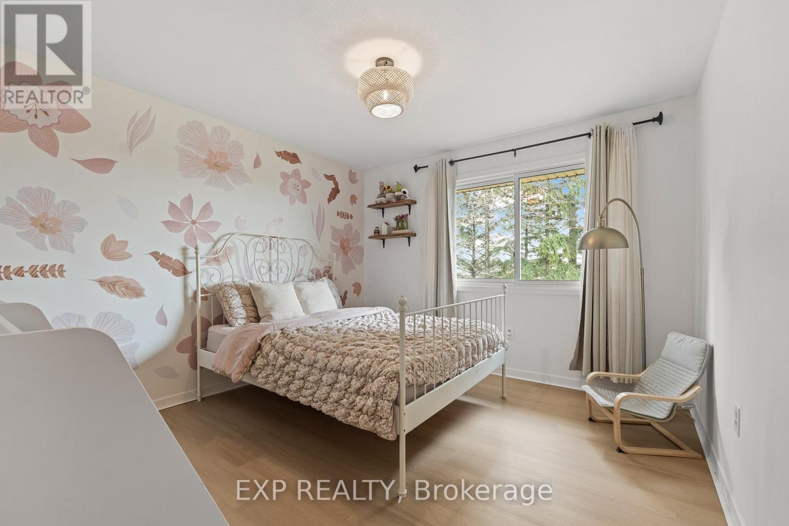 21419 Outred Road, Wainfleet (Marshville/Winger), ON - Indoor Photo Showing Bedroom