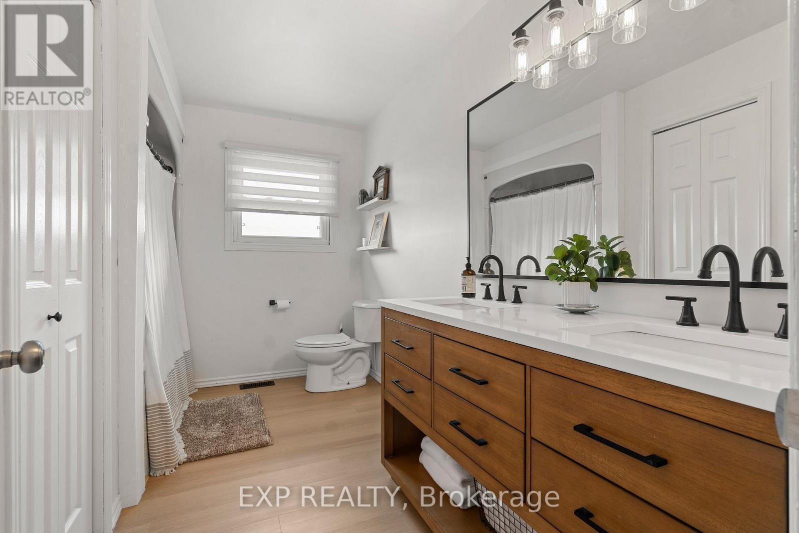 21419 Outred Road, Wainfleet (Marshville/Winger), ON - Indoor Photo Showing Bathroom