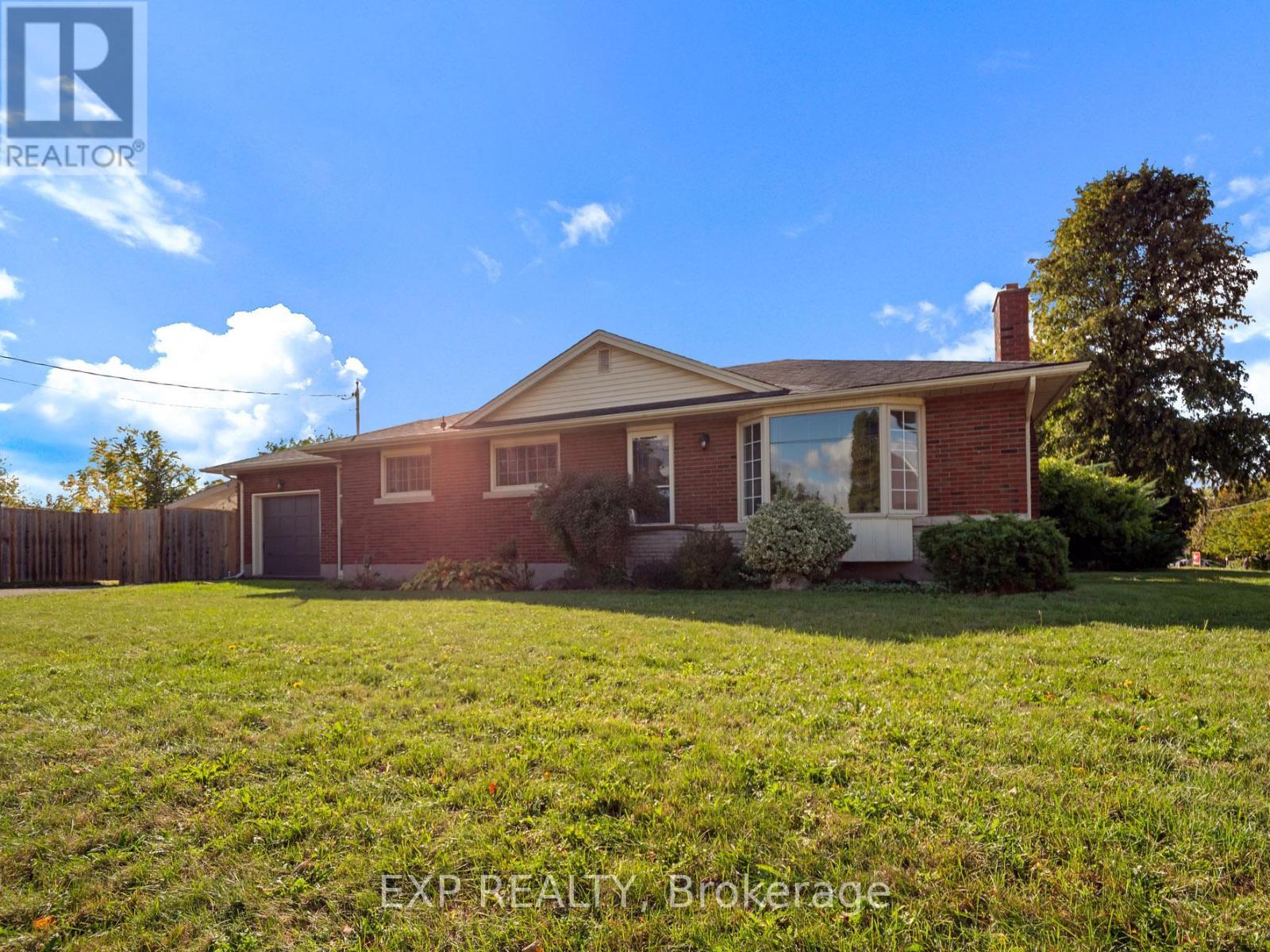 6570 Sherwood Road, Niagara Falls (Morrison), ON - Outdoor