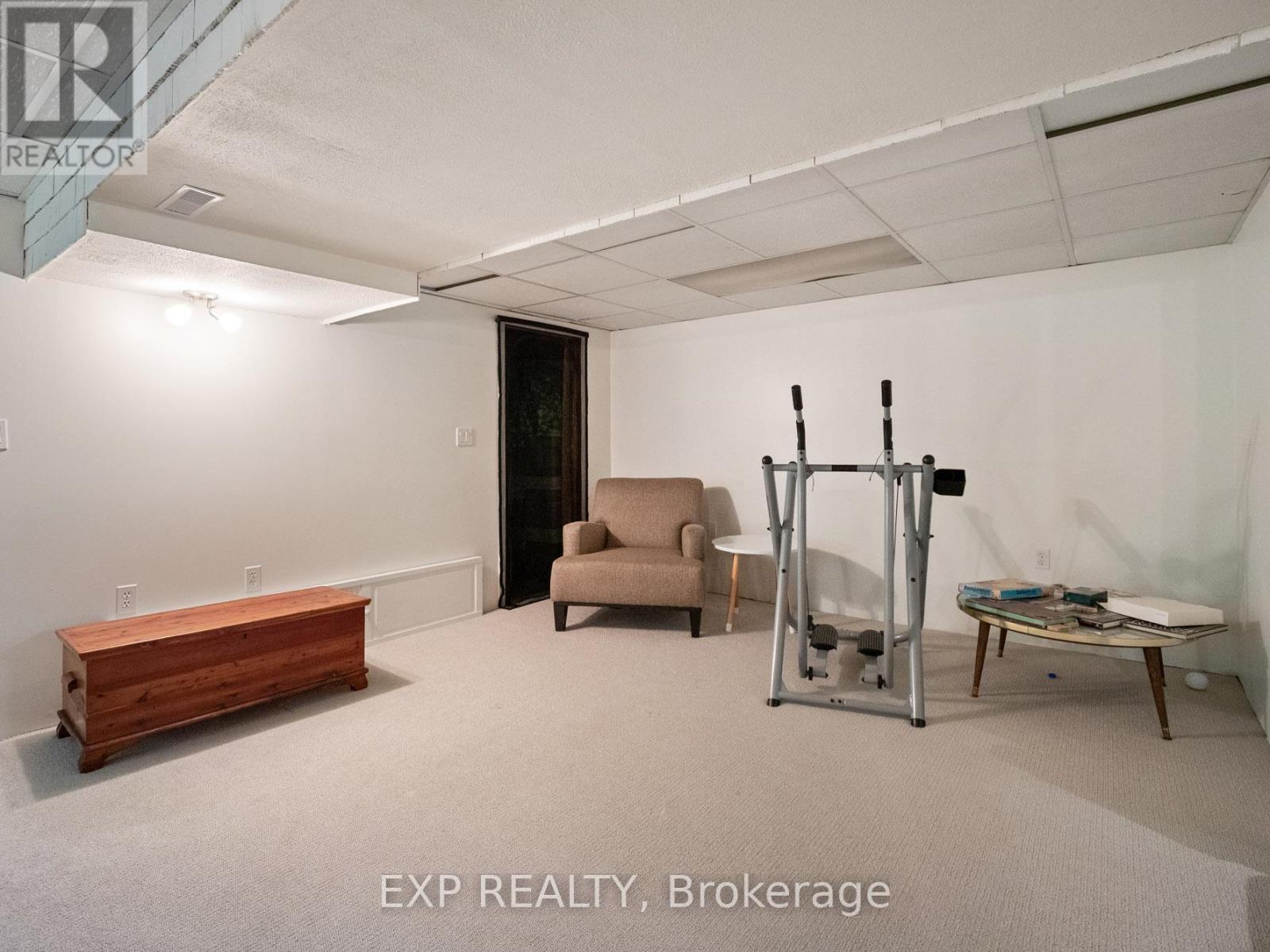 6570 Sherwood Road, Niagara Falls (Morrison), ON - Indoor