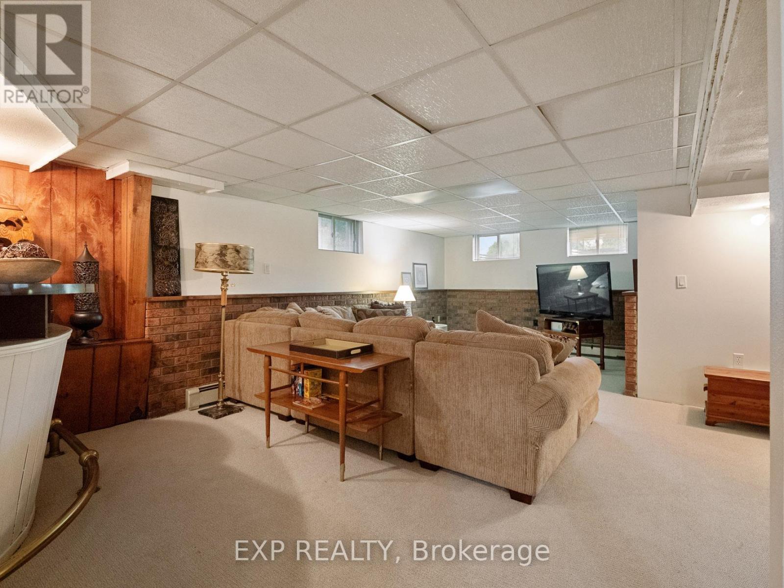 6570 Sherwood Road, Niagara Falls (Morrison), ON - Indoor